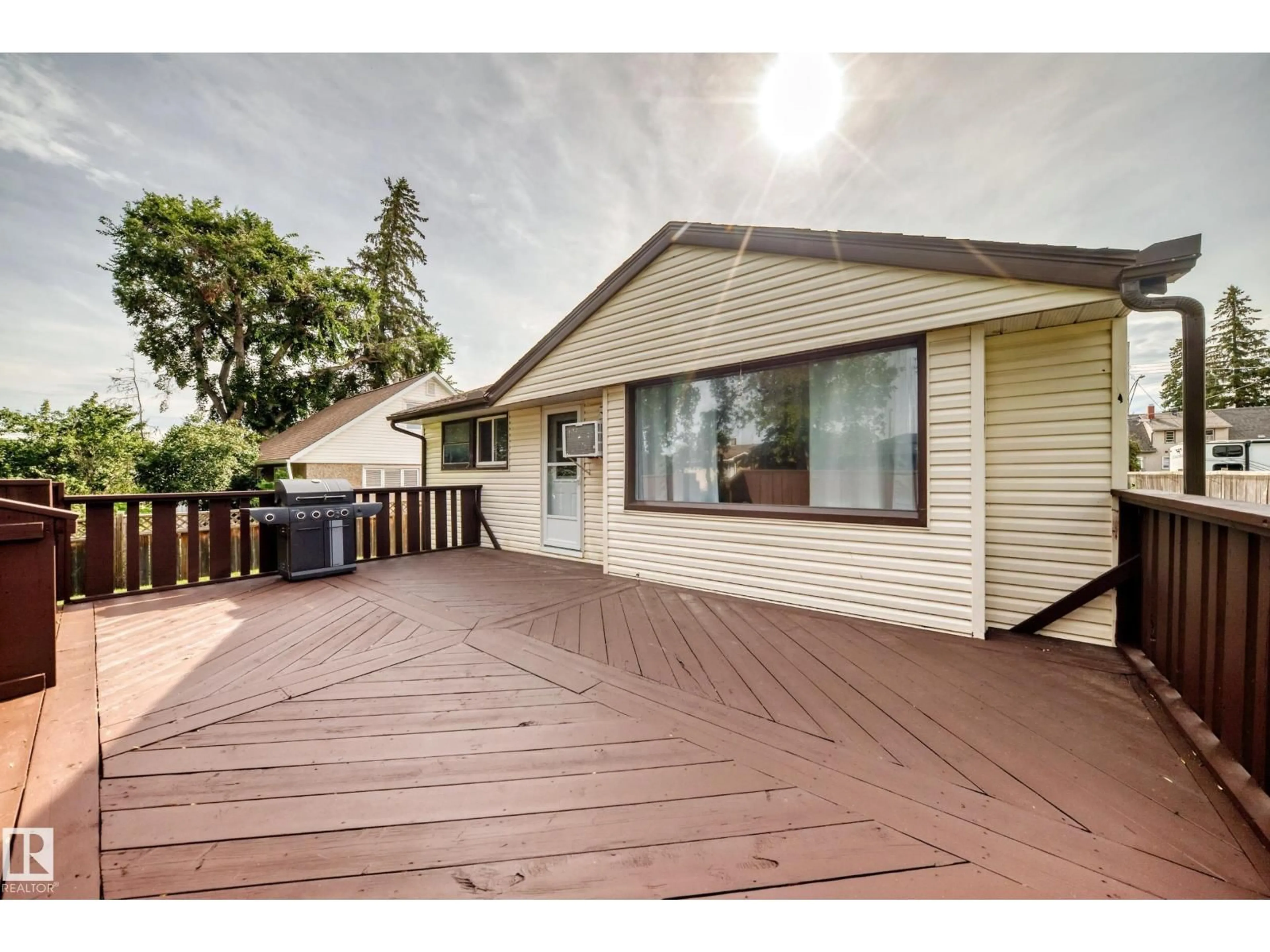 Patio, water/lake/river/ocean view for 50 ROCQUE, Fort Saskatchewan Alberta T8L2N5