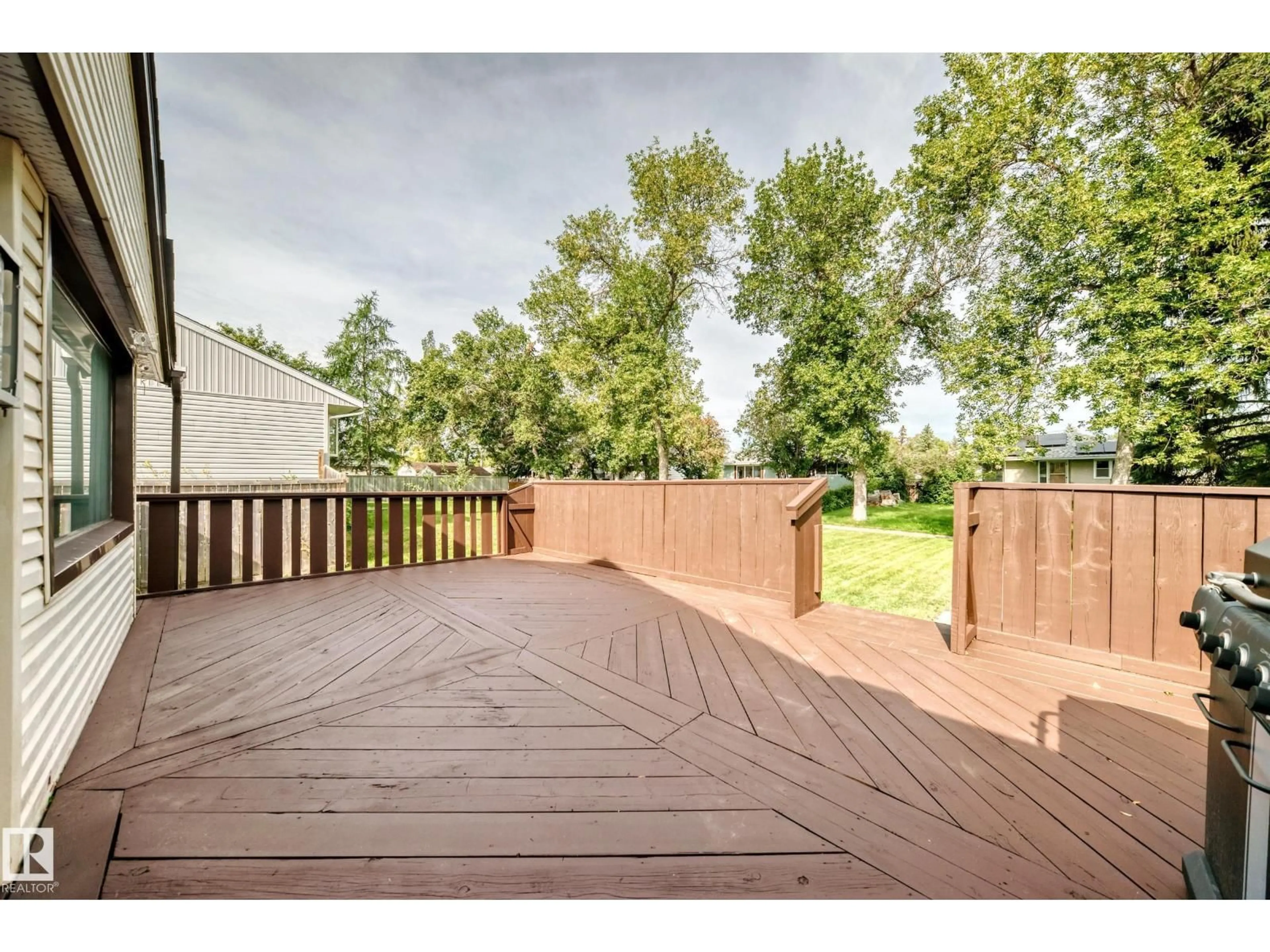 Patio, unknown for 50 ROCQUE, Fort Saskatchewan Alberta T8L2N5
