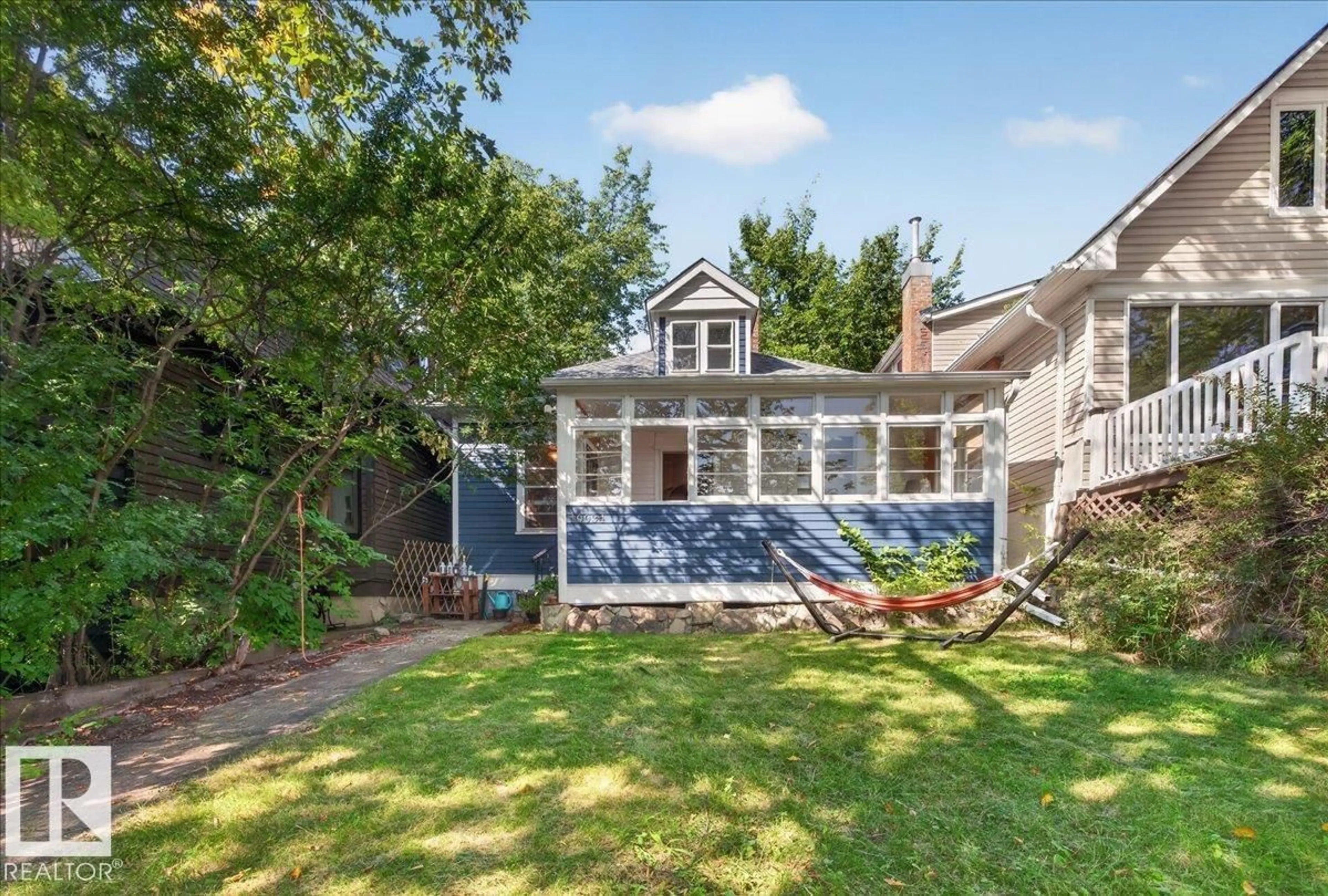 Unknown for 10034 94 ST, Edmonton Alberta T5H1Z3