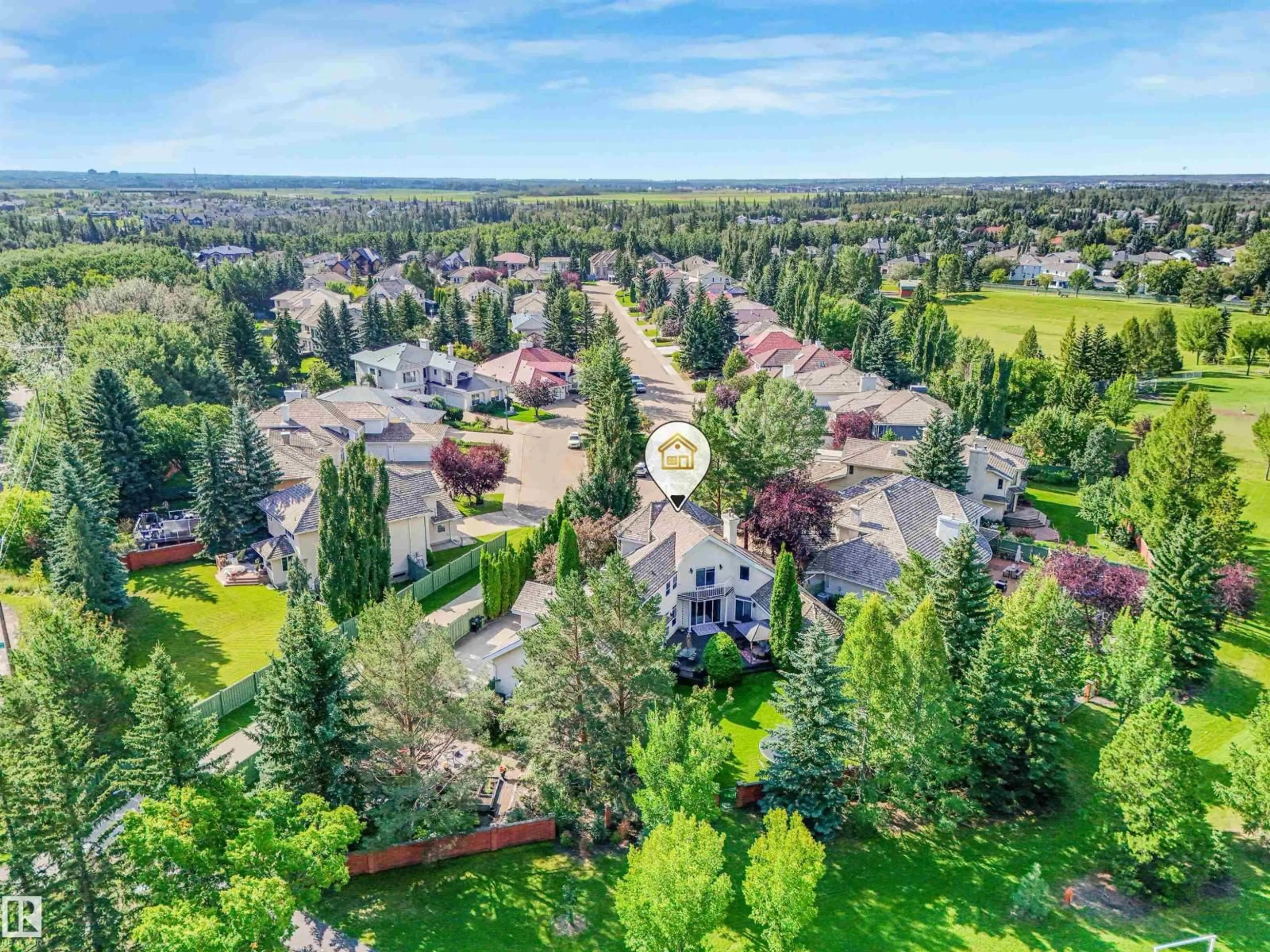 A pic from outside/outdoor area/front of a property/back of a property/a pic from drone, mountain view for 110 WEAVER DR, Edmonton Alberta T6M2J3