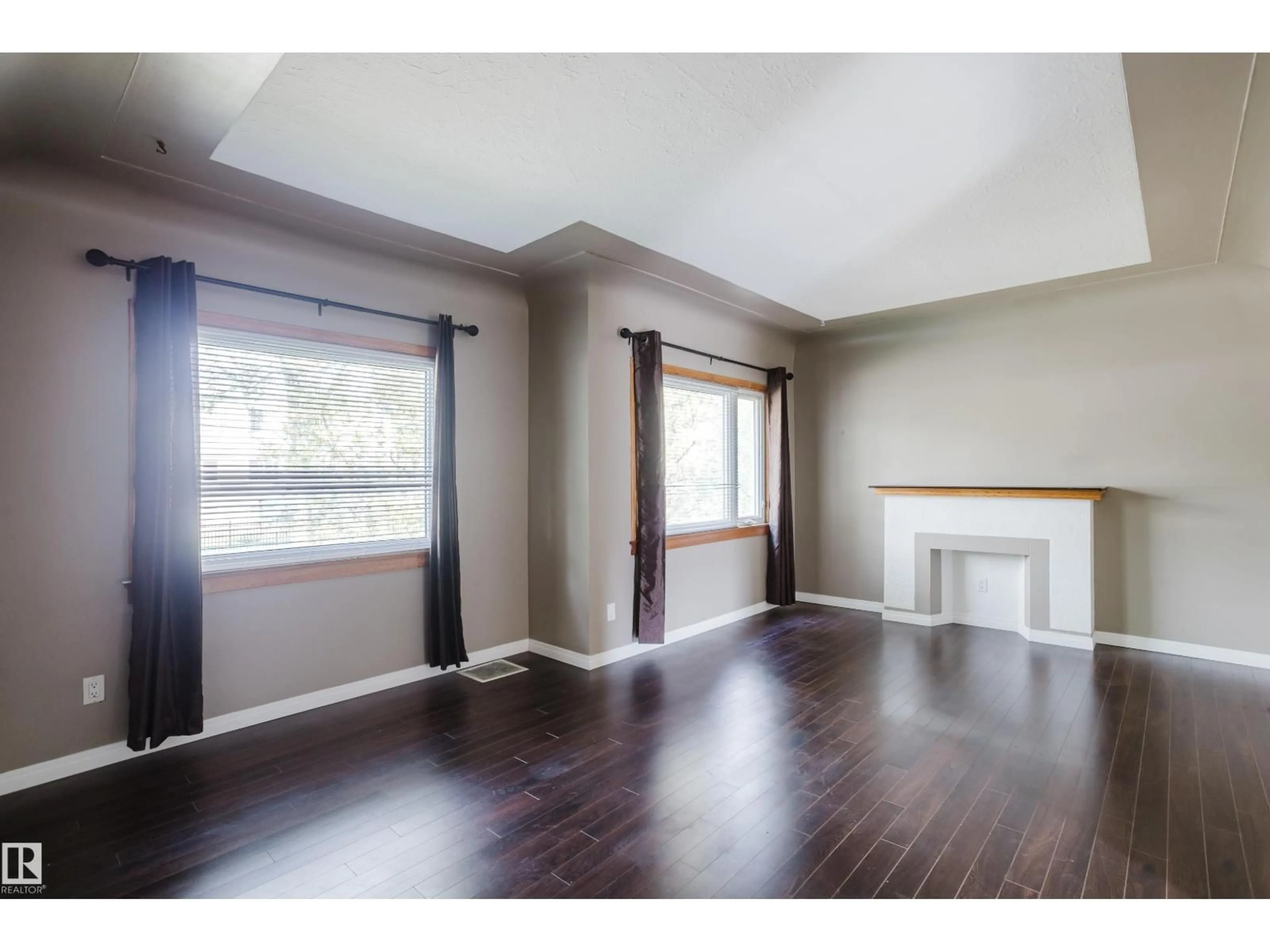 A pic of a room for 12811 117 AV, Edmonton Alberta T5M3H2