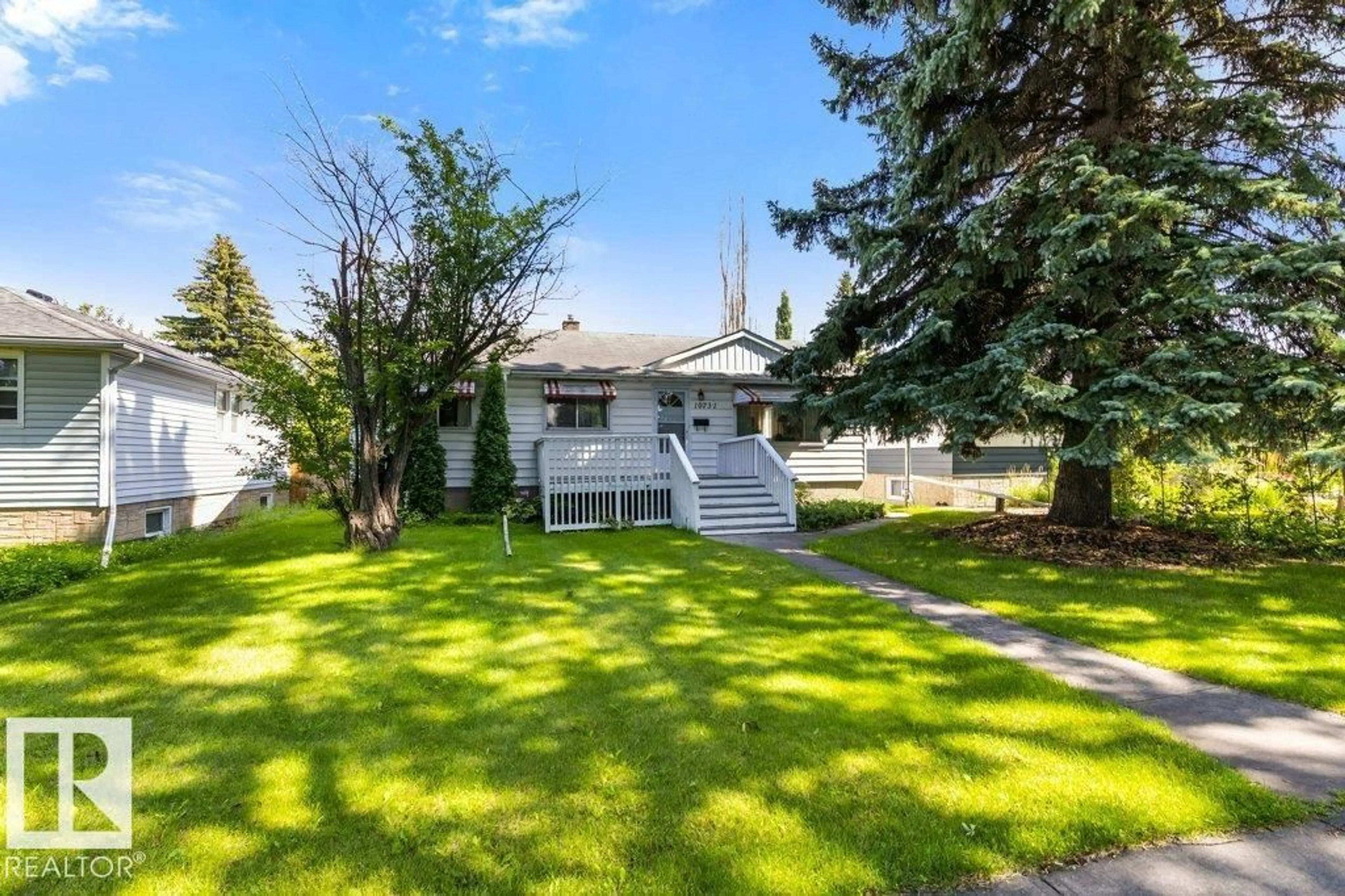 A pic from outside/outdoor area/front of a property/back of a property/a pic from drone, street for 10731 148 ST, Edmonton Alberta T5N3H3