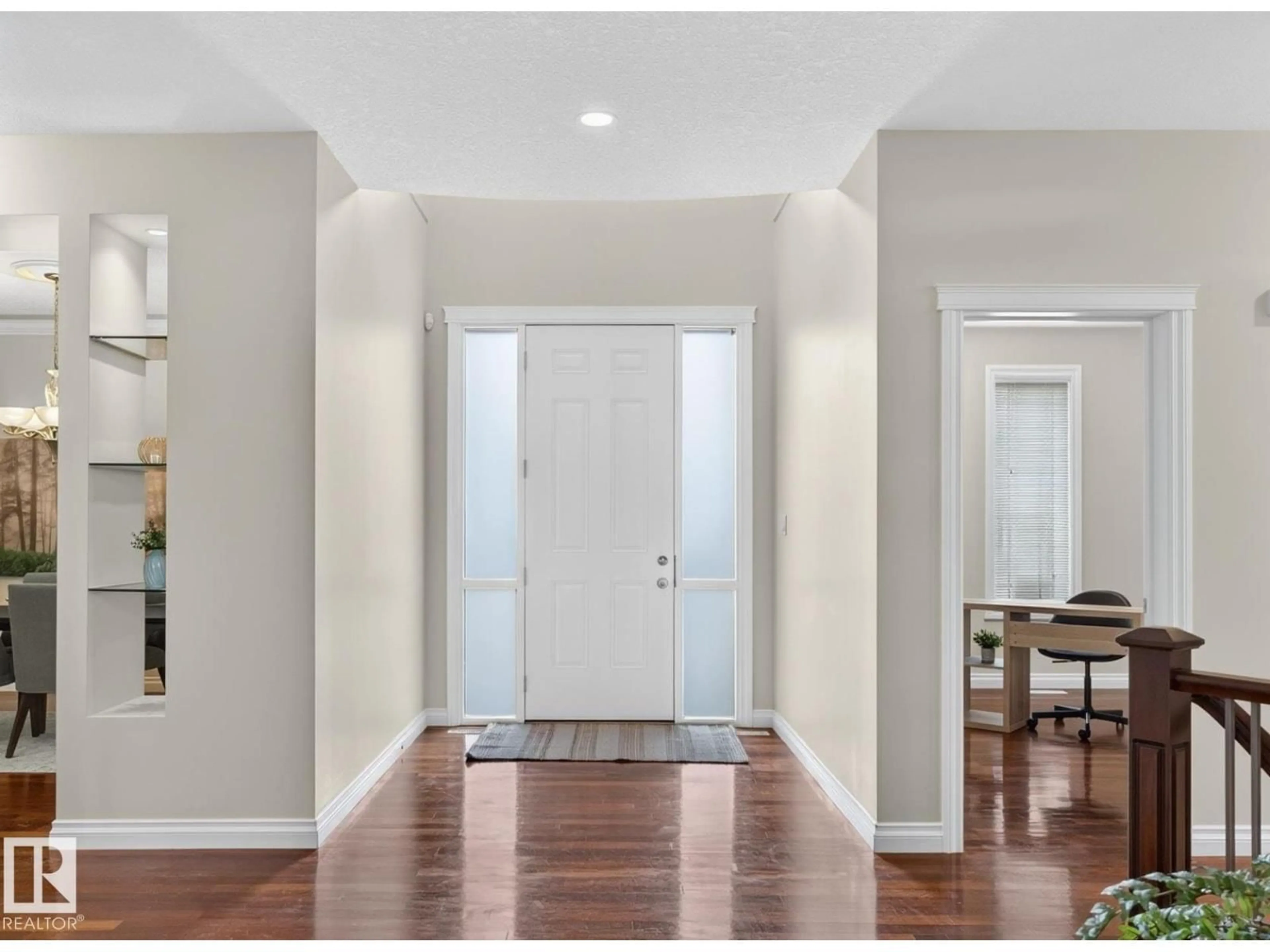 Indoor entryway for 850 HOLLANDS LANDING LD, Edmonton Alberta T6R3T1