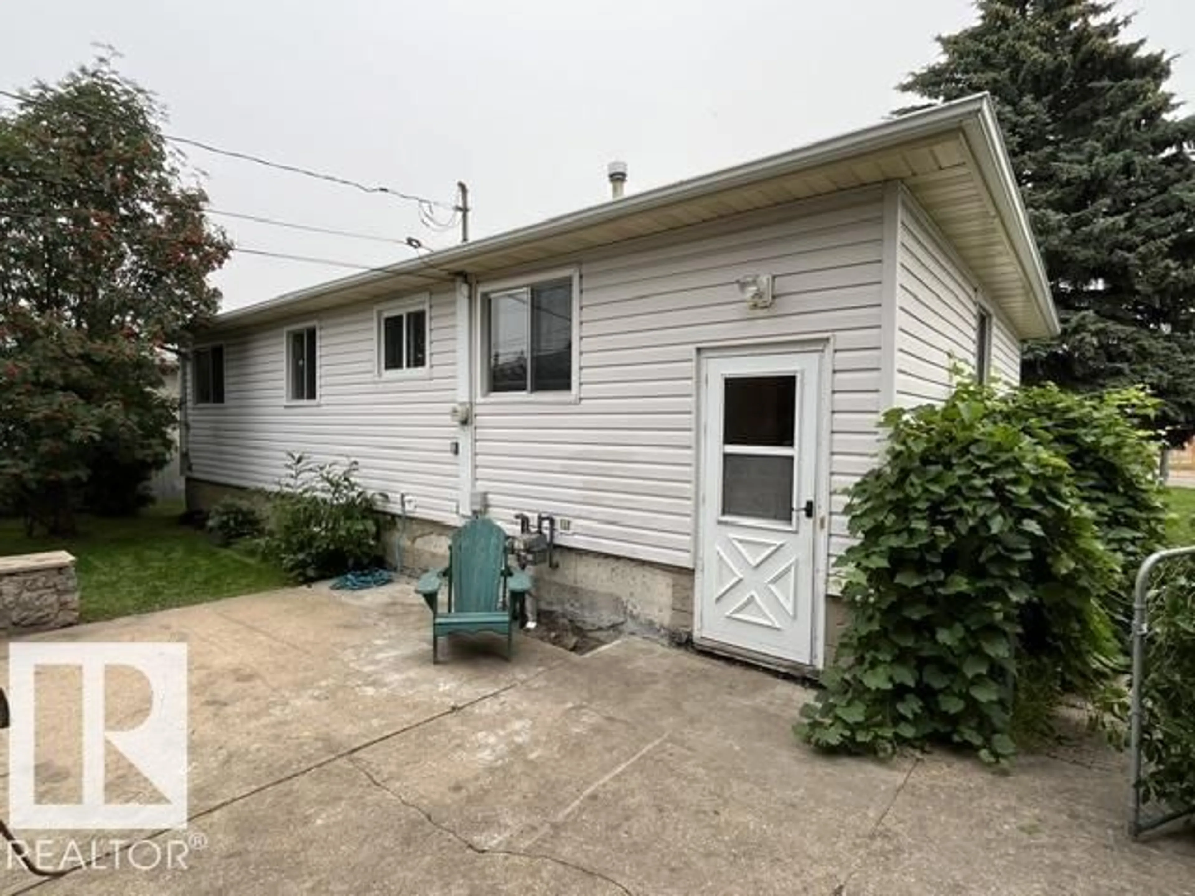 Unknown for NW - 10332 47 ST, Edmonton Alberta T6A1Z7