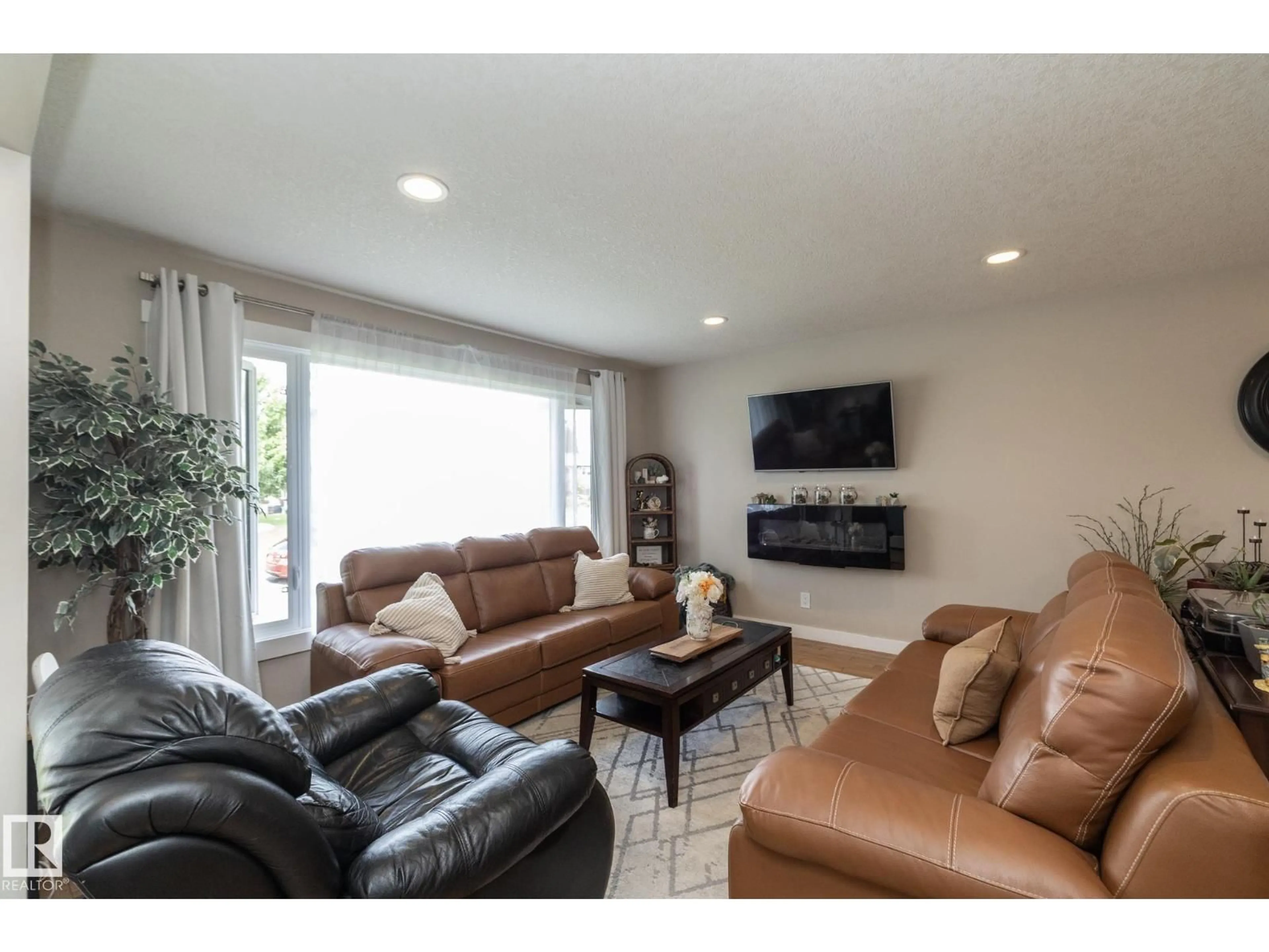 Living room with furniture, unknown for NW - 10623 75 ST, Edmonton Alberta T6A2Z8