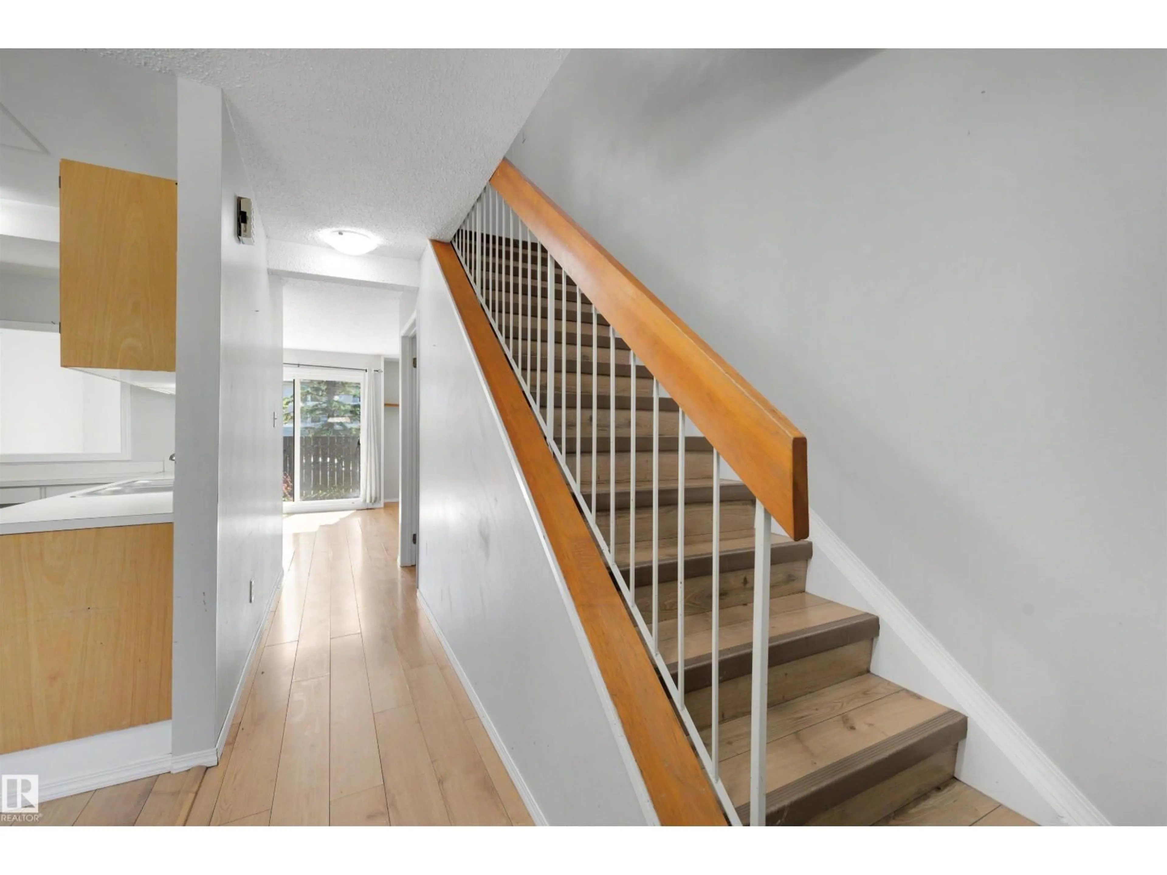 Stairs for NW - 12080 25 AV, Edmonton Alberta T6J4L3