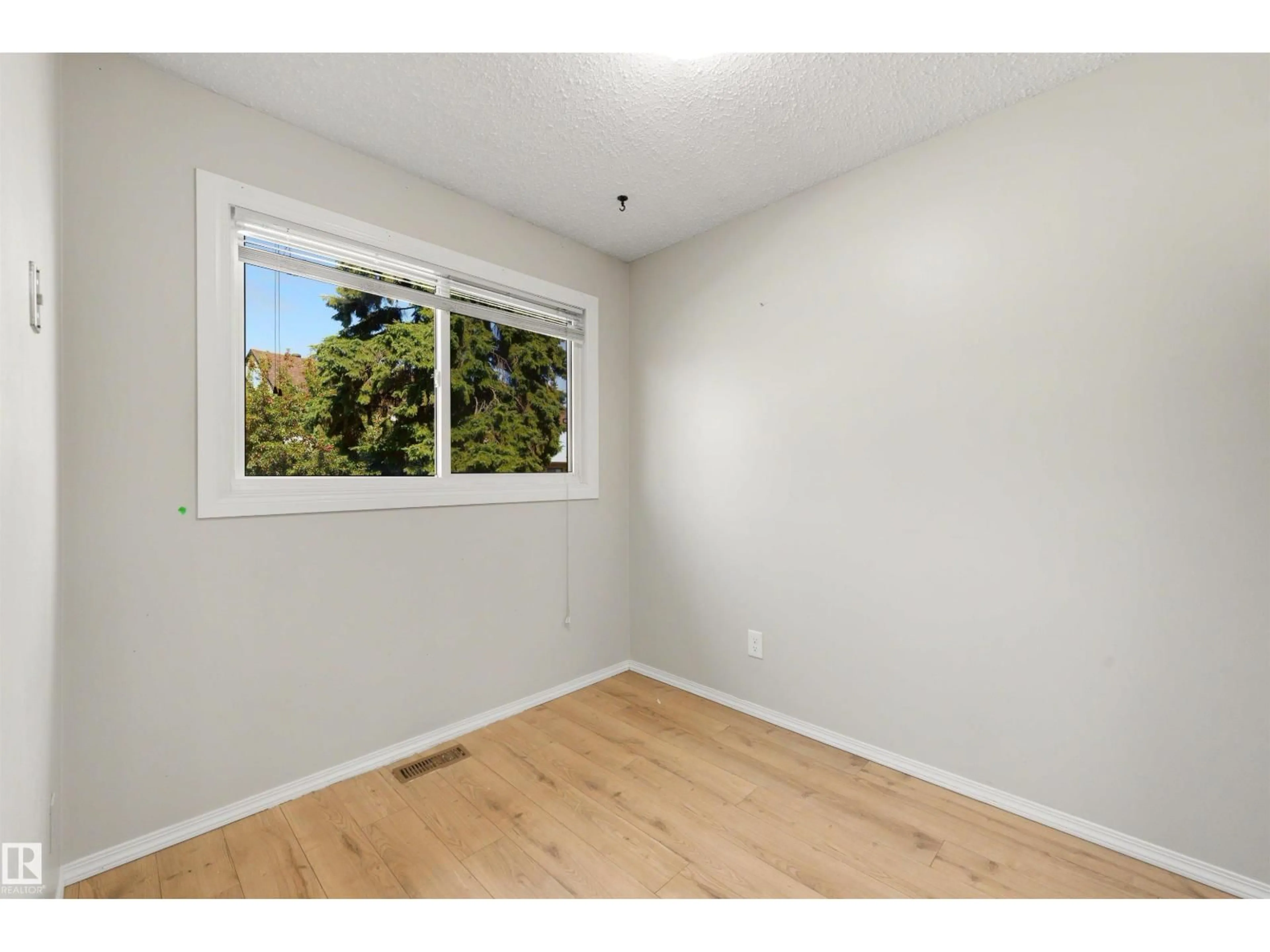 A pic of a room for NW - 12080 25 AV, Edmonton Alberta T6J4L3