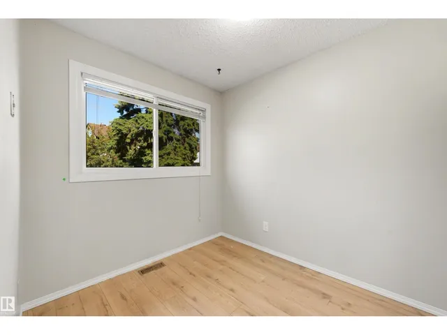 NW - 12080 25 AV, Edmonton 4