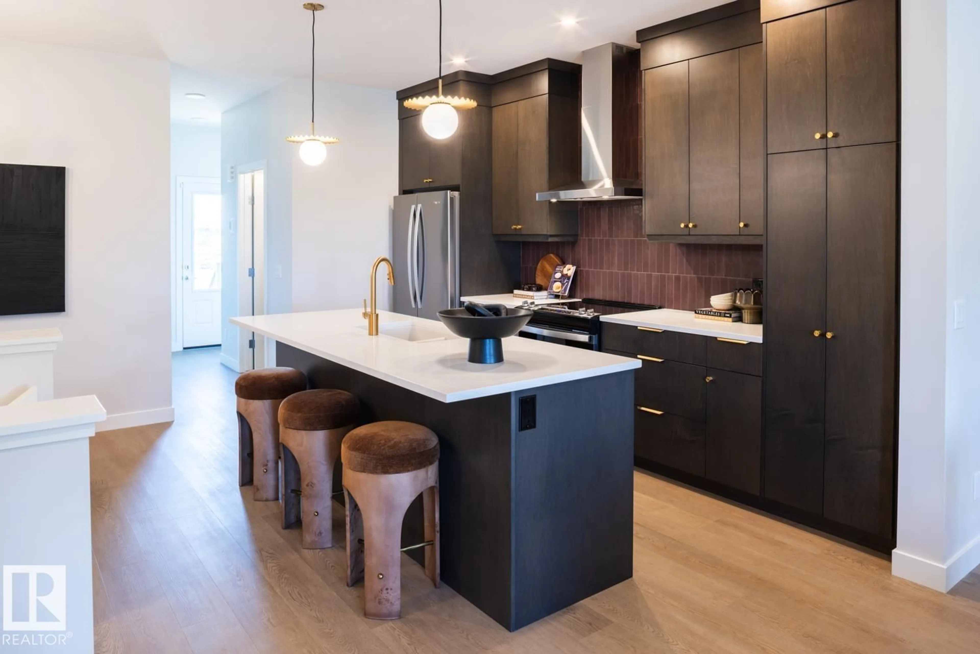 Contemporary kitchen, wood/laminate floor for SW - 12531 34 AV, Edmonton Alberta T6W5Z8