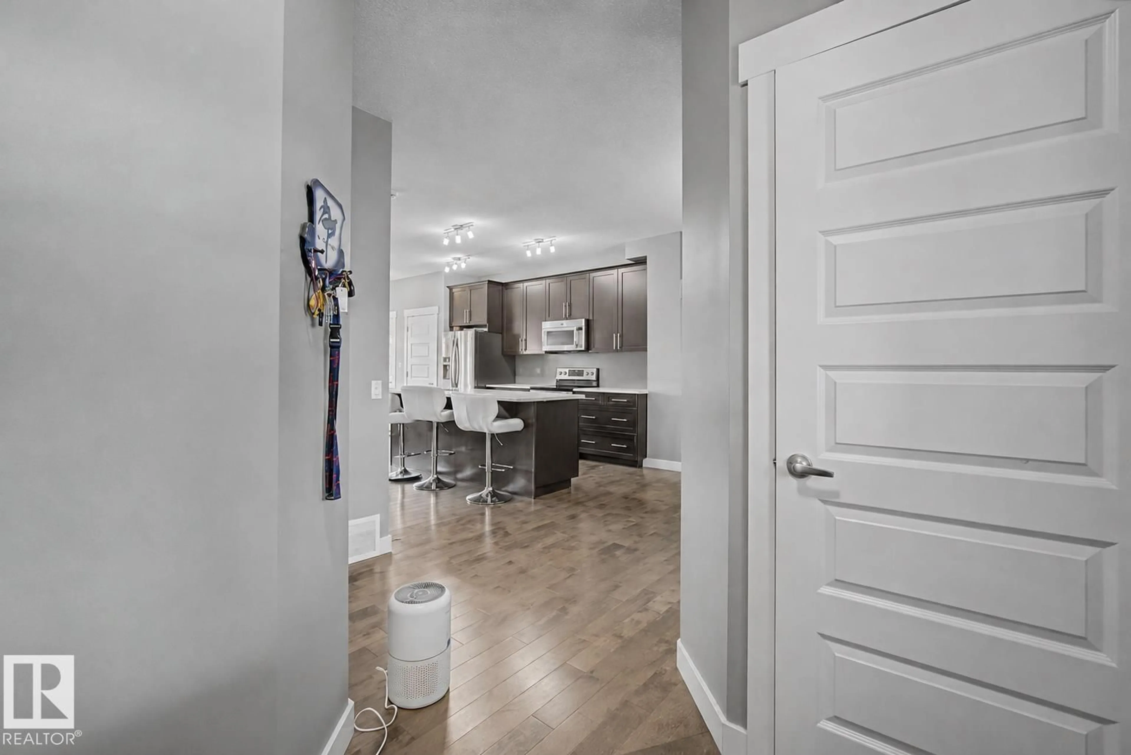 Indoor entryway for NW - 7403 179 AV, Edmonton Alberta T5Z0M7