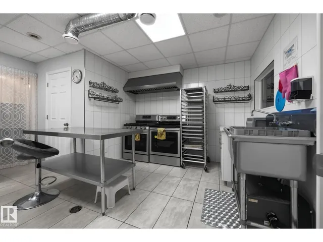 411 86 ST, Edmonton 4