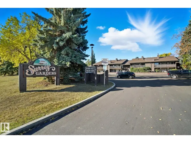 119 SURREY GARDENS GD, Edmonton 3