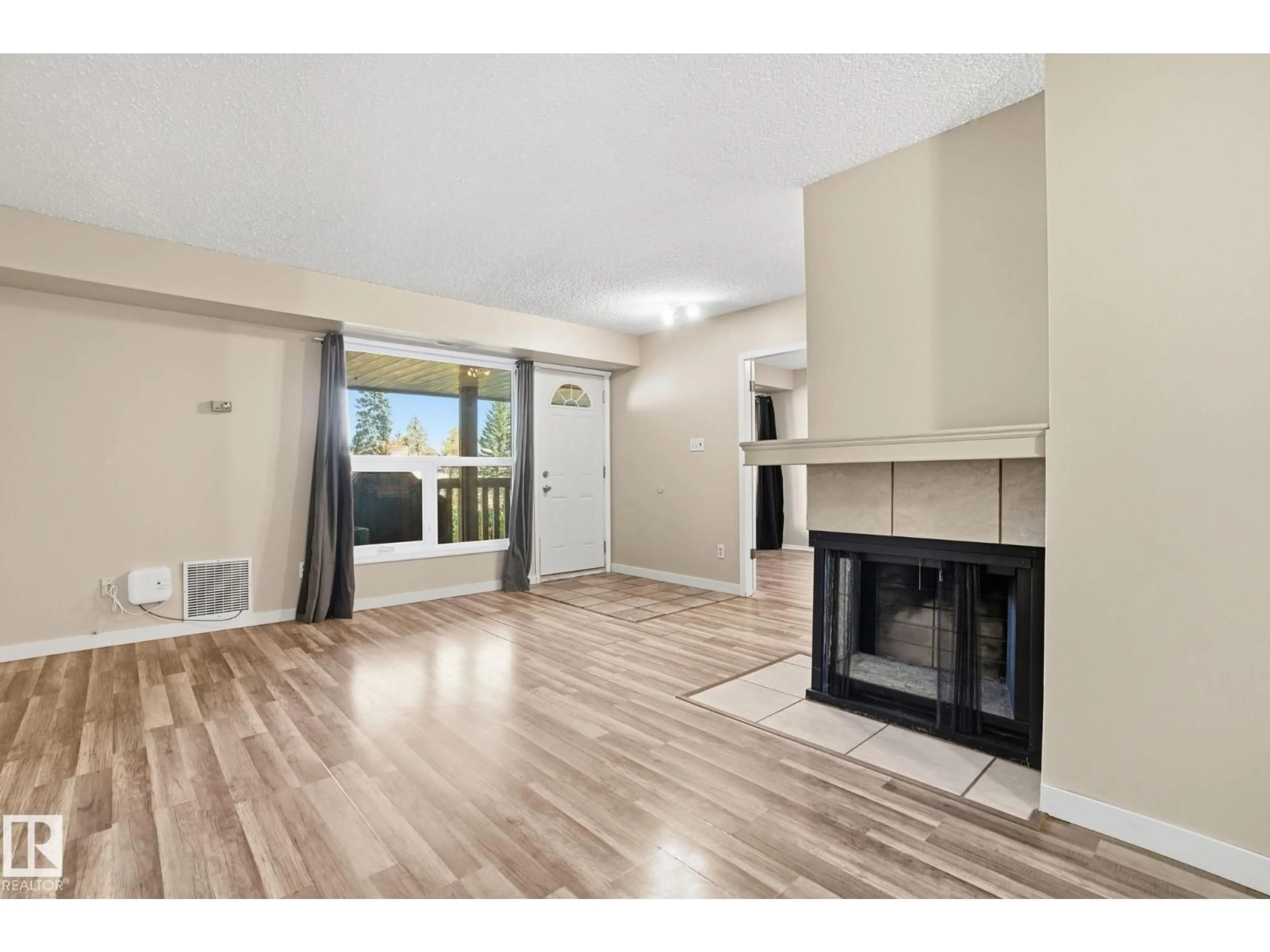 A pic of a room for 119 SURREY GARDENS GD, Edmonton Alberta T5T1Z3