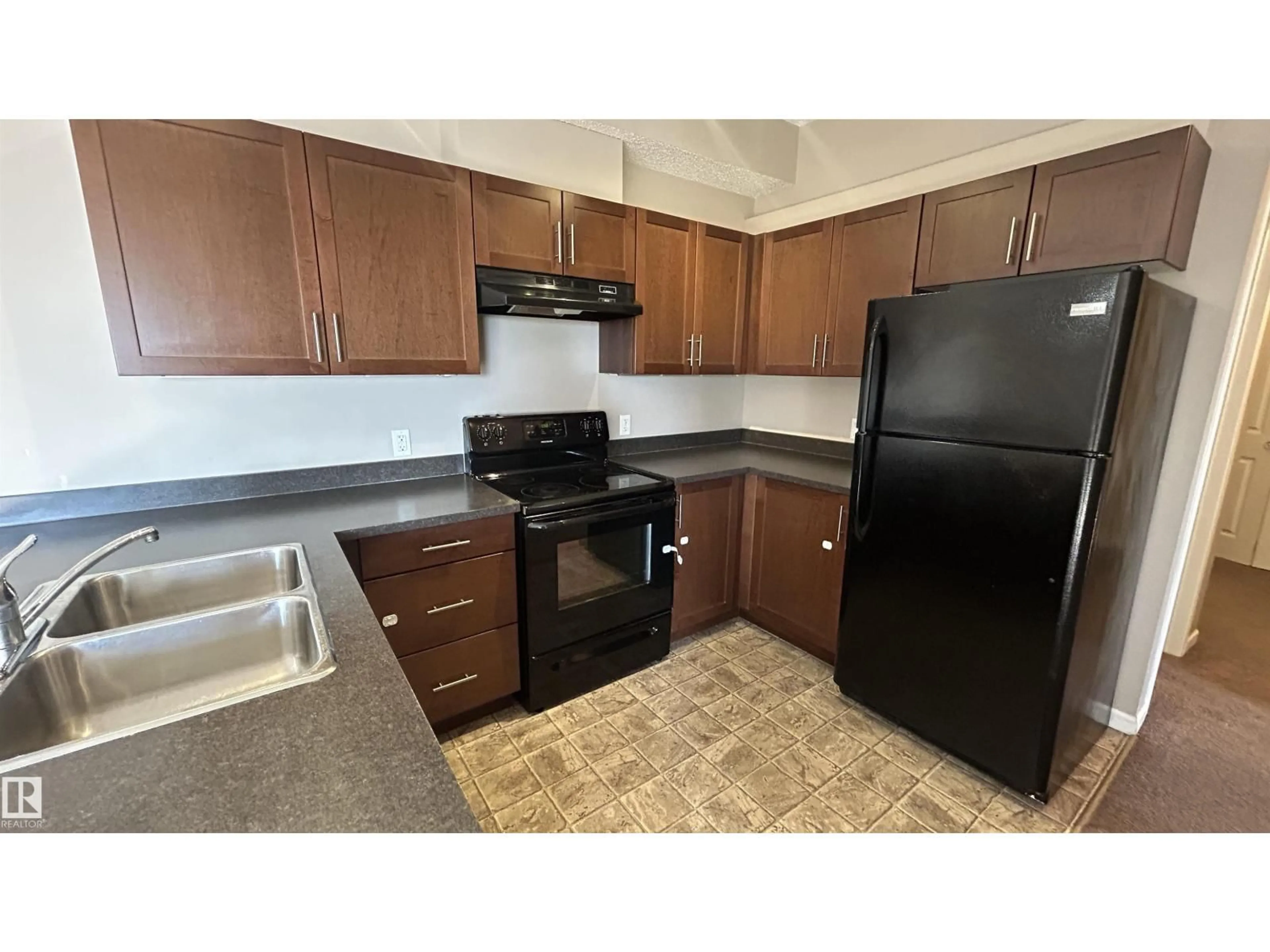 Standard kitchen, unknown for 305 - 5302 51 ST, Bonnyville Town Alberta T9N2E3