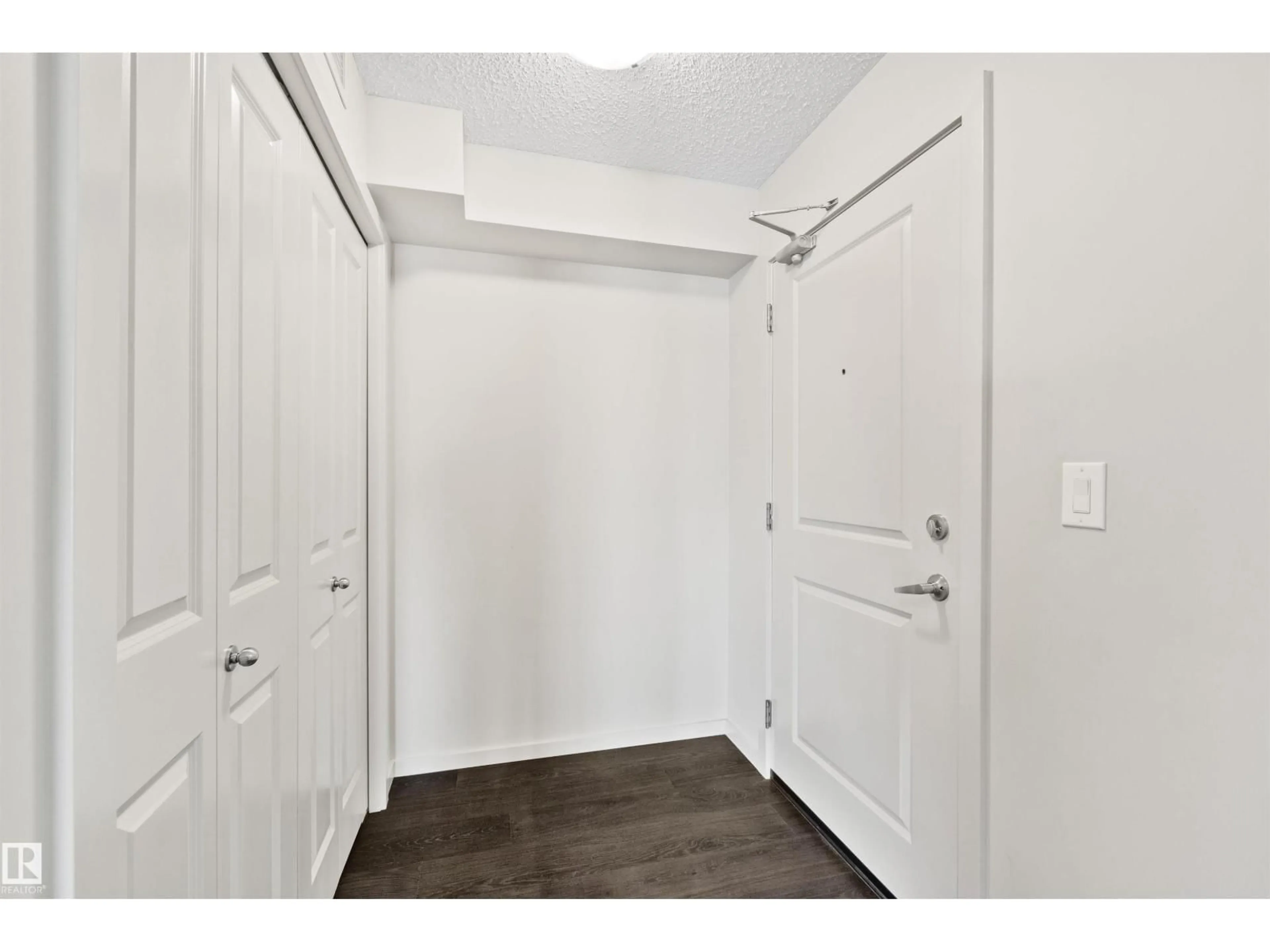 Unknown for 318 - 5521 7 AV SW, Edmonton Alberta T6X2A8