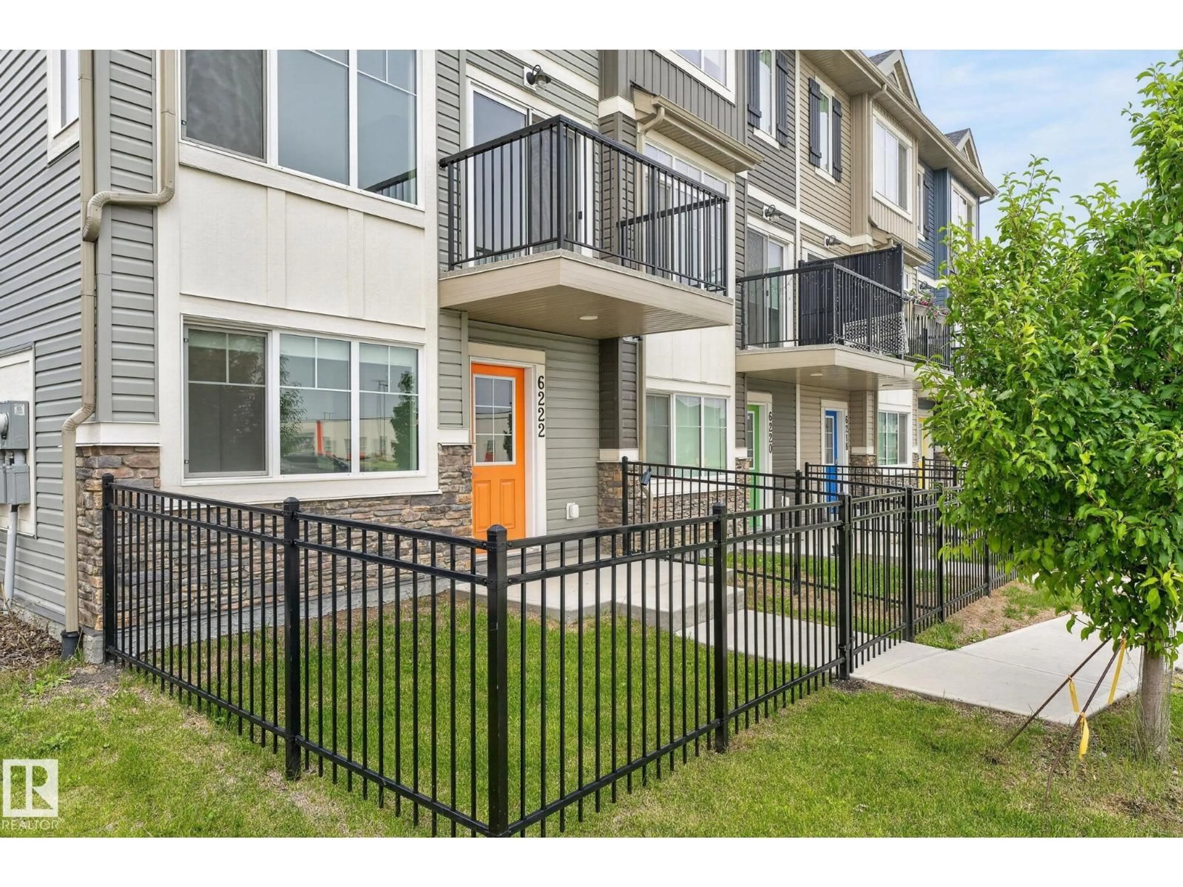 Patio, street for 6222 CARTMELL CT, Edmonton Alberta T6W5A7