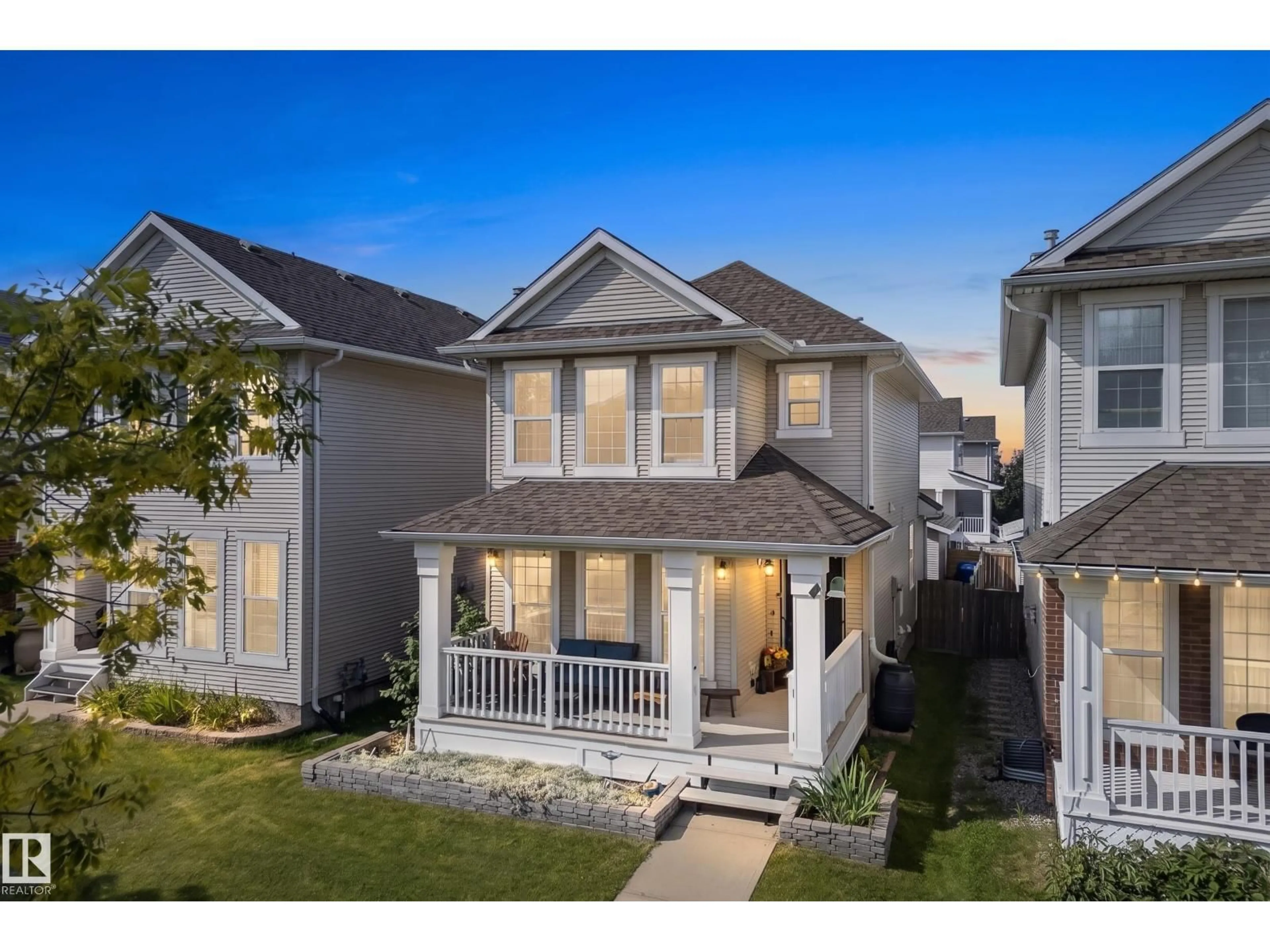 Home with vinyl exterior material, street for 380 BOTHWELL DR, Sherwood Park Alberta T8H2M6