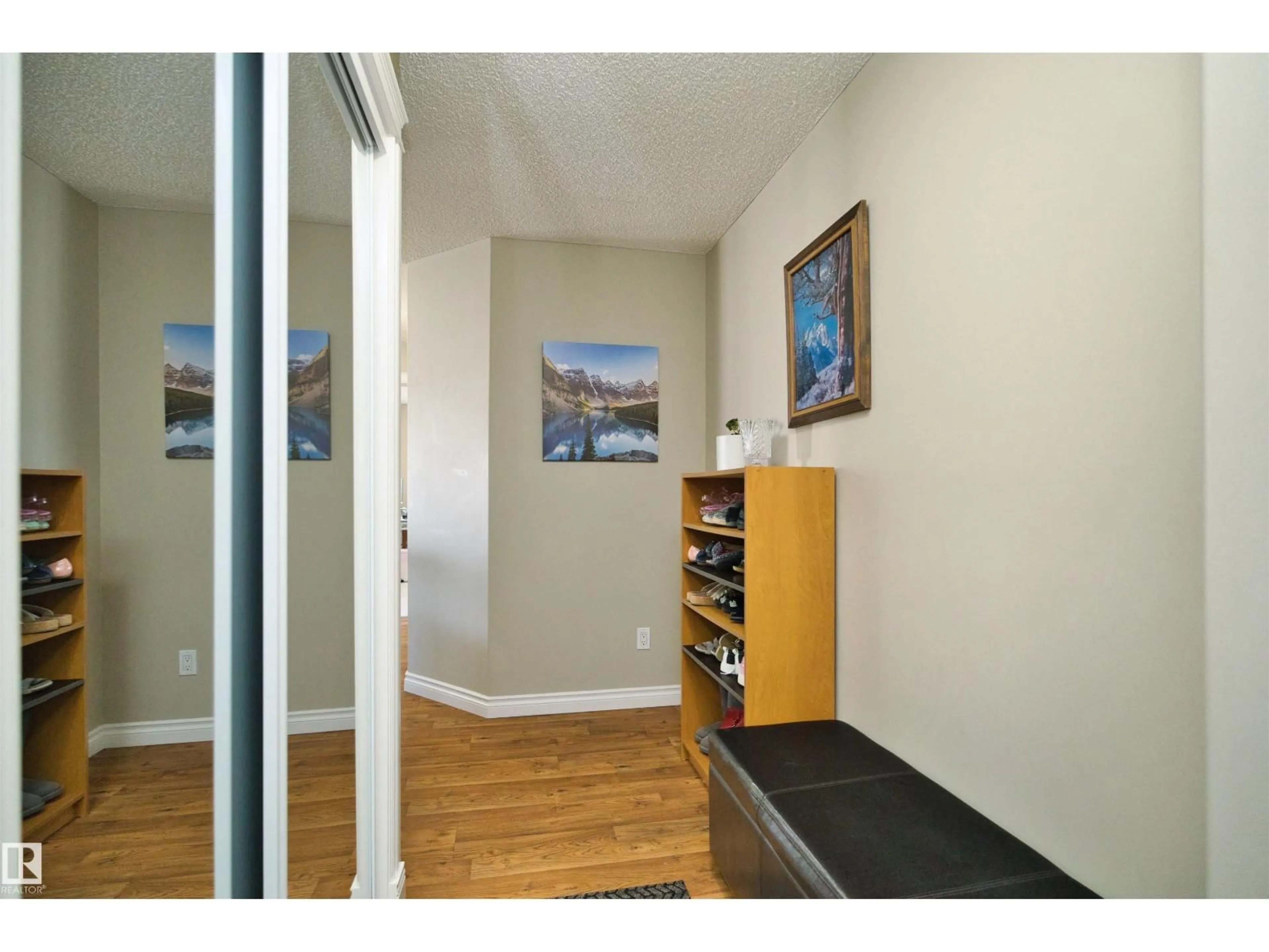Indoor entryway for 311B SPRUCE RIDGE DR, Spruce Grove Alberta T7X4P4