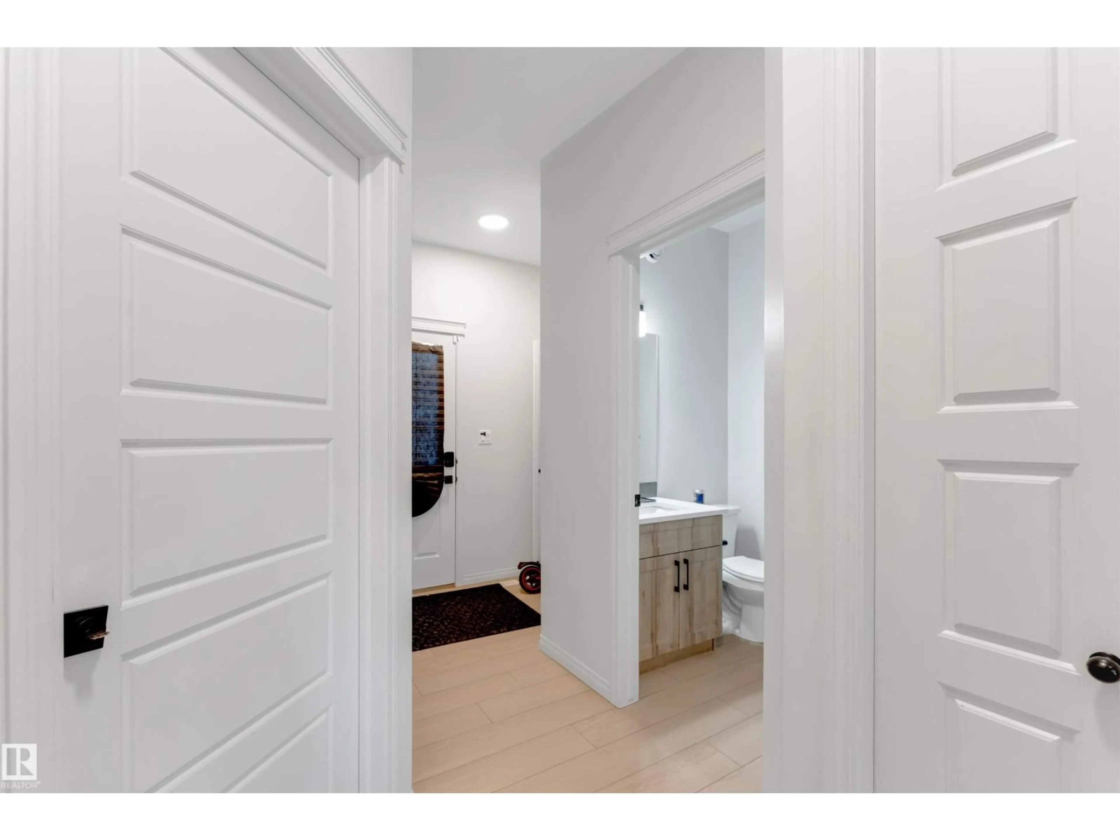 Indoor entryway for 1263 WATT DR, Edmonton Alberta T6L6T5
