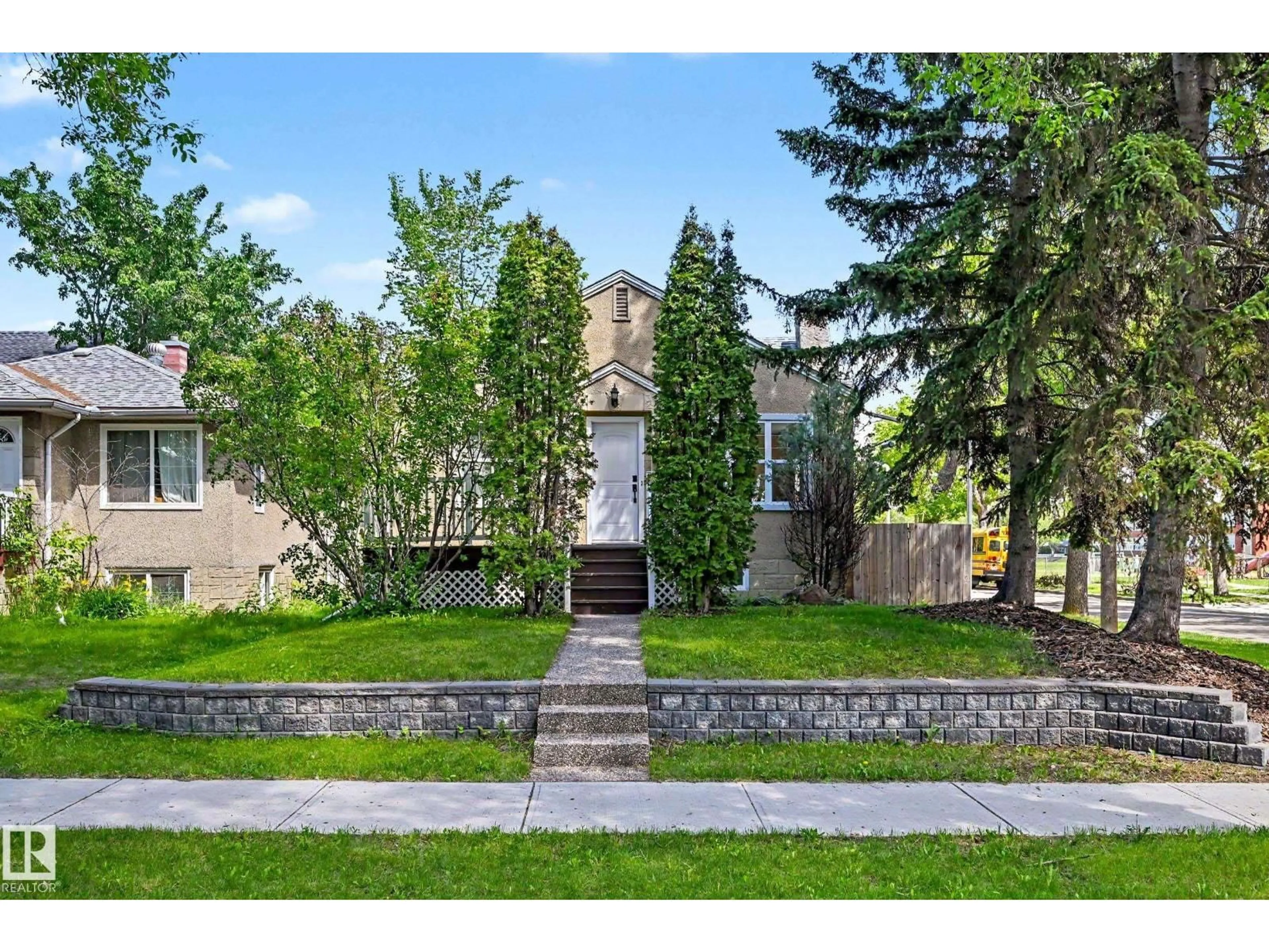 Unknown for 11603 71 ST, Edmonton Alberta T5B1W3