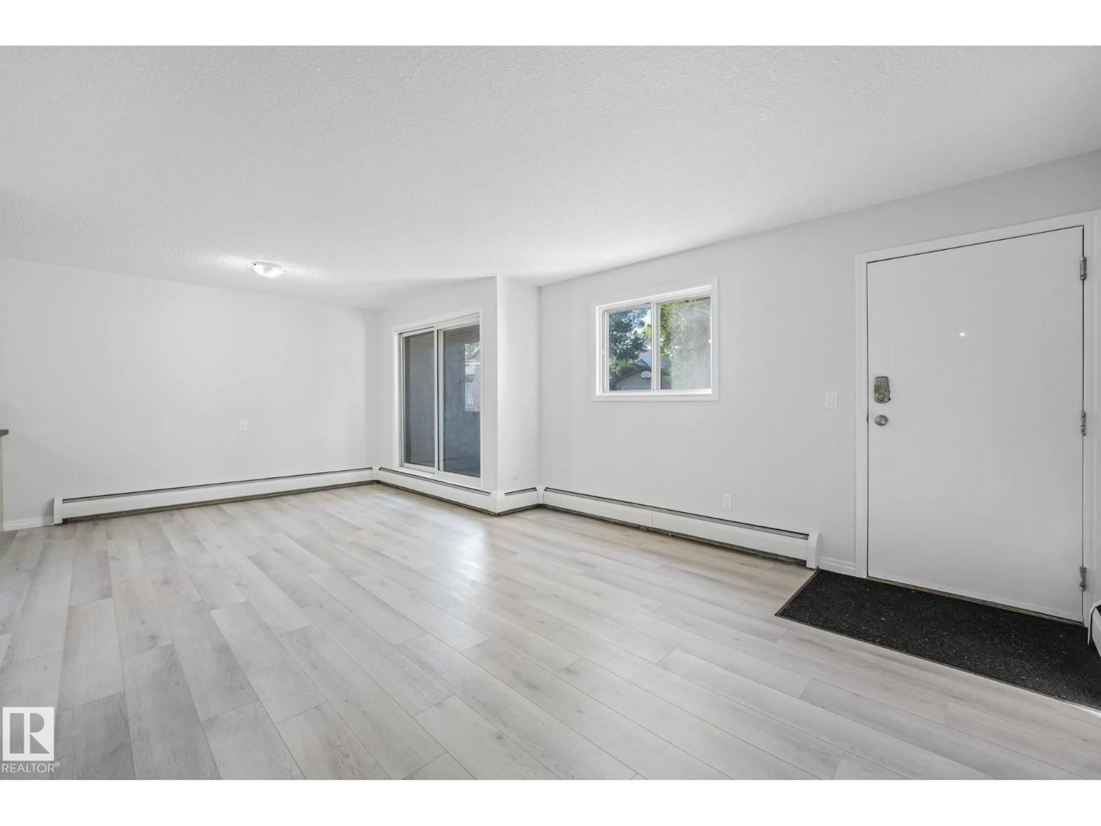 A pic of a room for #101 - 7915 112 AV, Edmonton Alberta T5B0E7