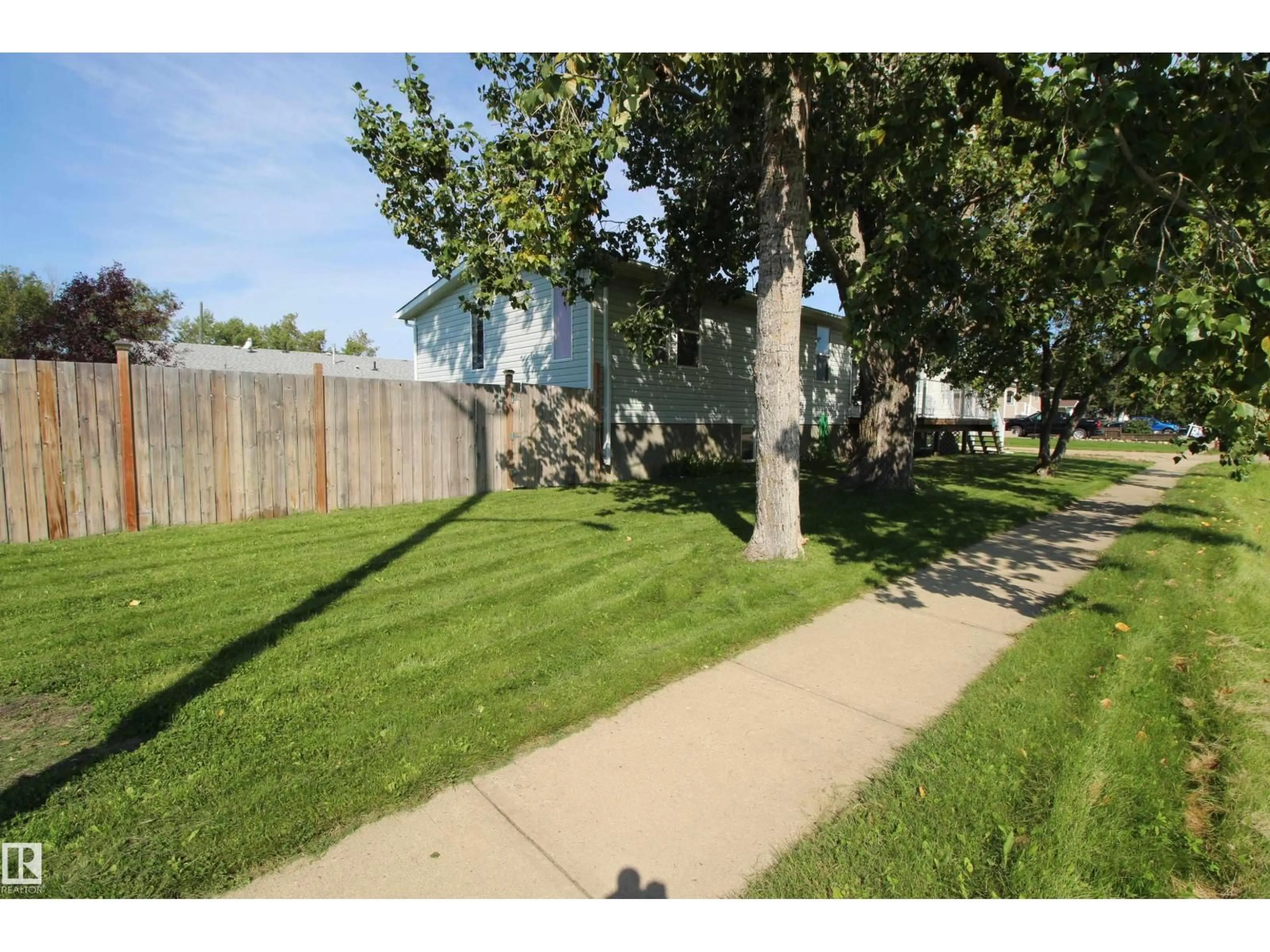 Unknown for 5001 48 ST, Pickardville Alberta T0G1W0