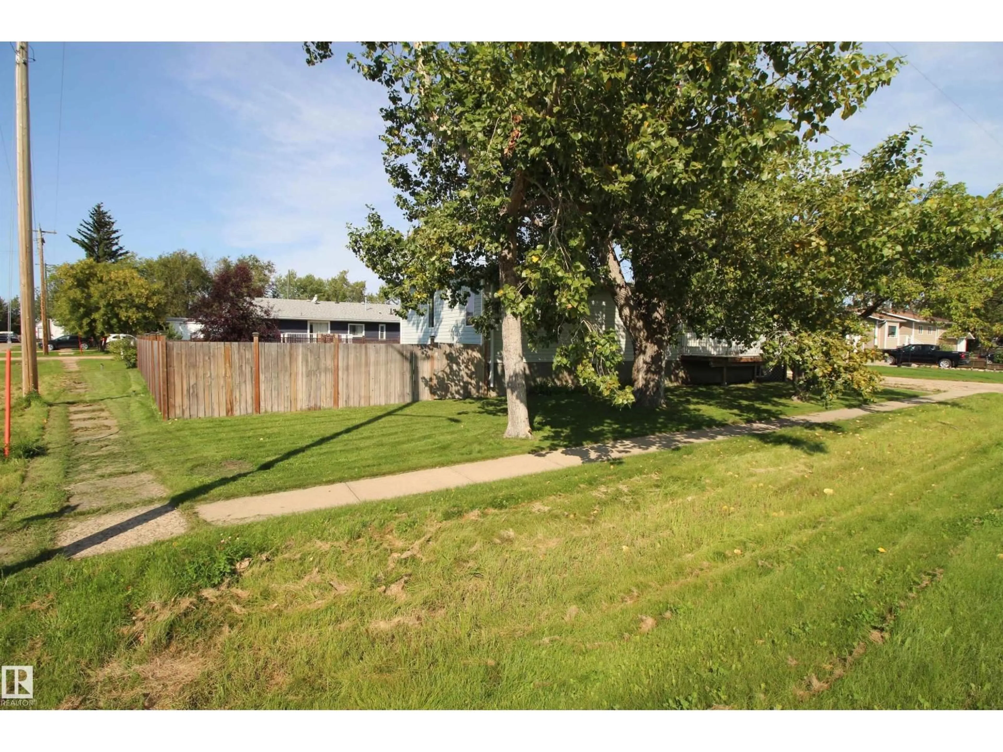 A pic from outside/outdoor area/front of a property/back of a property/a pic from drone, street for 5001 48 ST, Pickardville Alberta T0G1W0