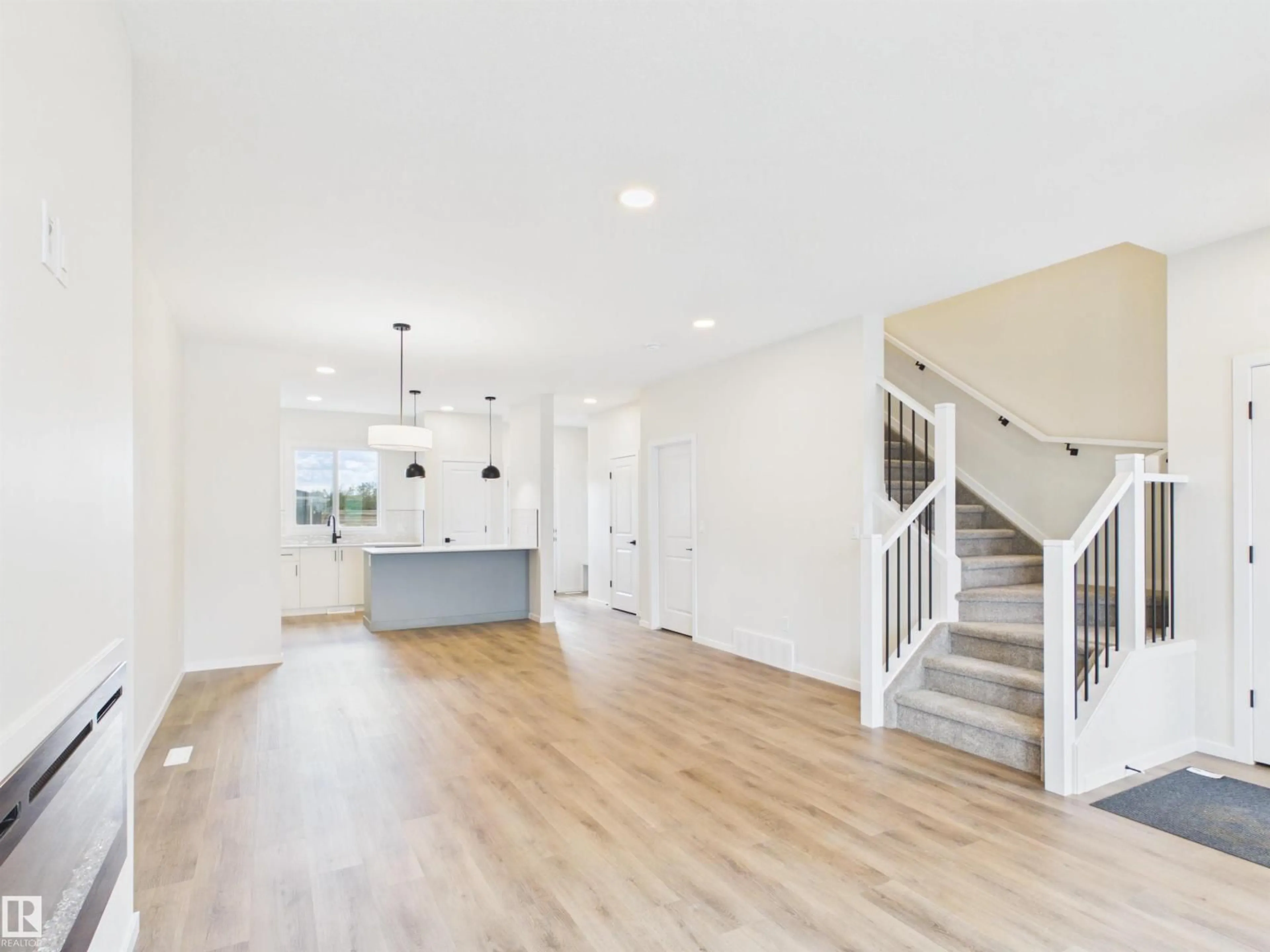 Open concept kitchen, unknown for 1094 MCLEOD AV, Spruce Grove Alberta T7X4G8