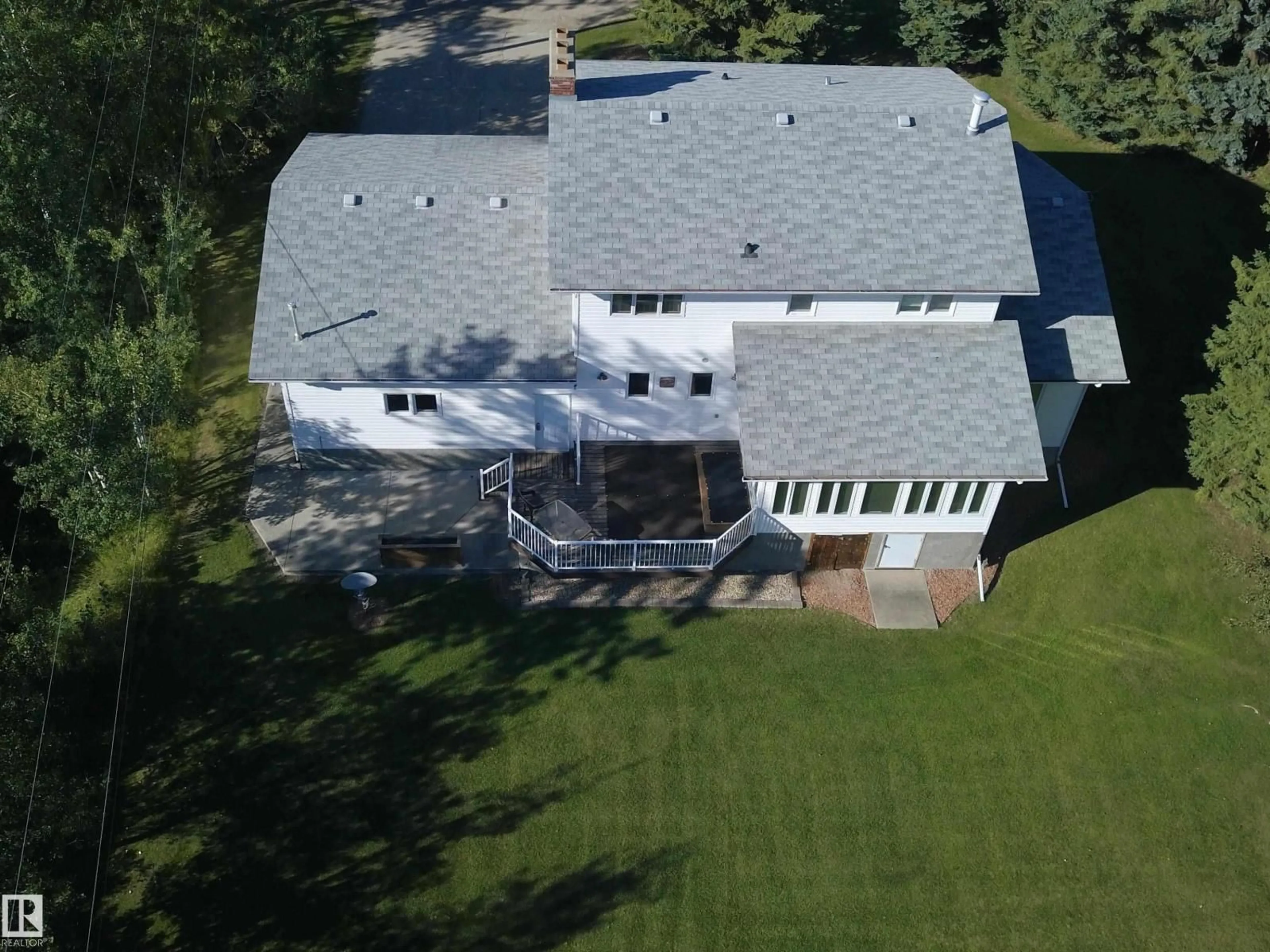 A pic from outside/outdoor area/front of a property/back of a property/a pic from drone, unknown for 5407 MEHDEN ROAD, Barrhead Alberta T7N1G2