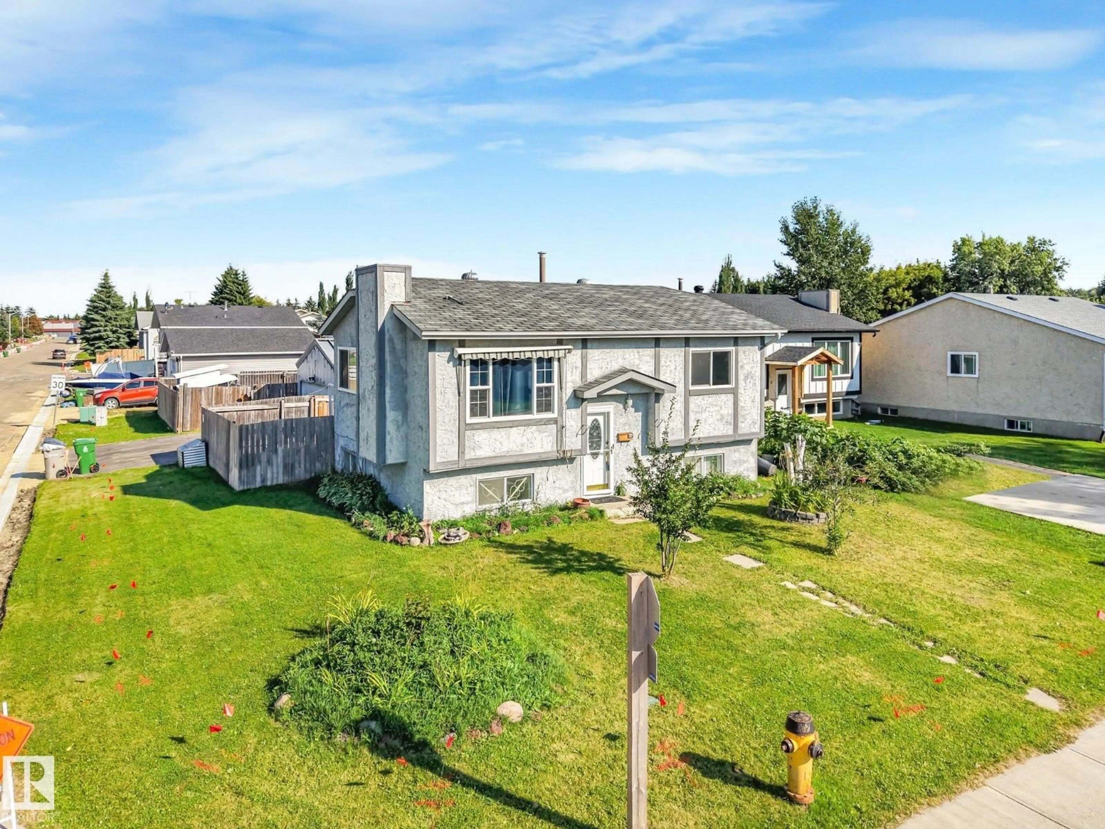A pic from outside/outdoor area/front of a property/back of a property/a pic from drone, street for 5117 52 ST, Calmar Alberta T0C0V0