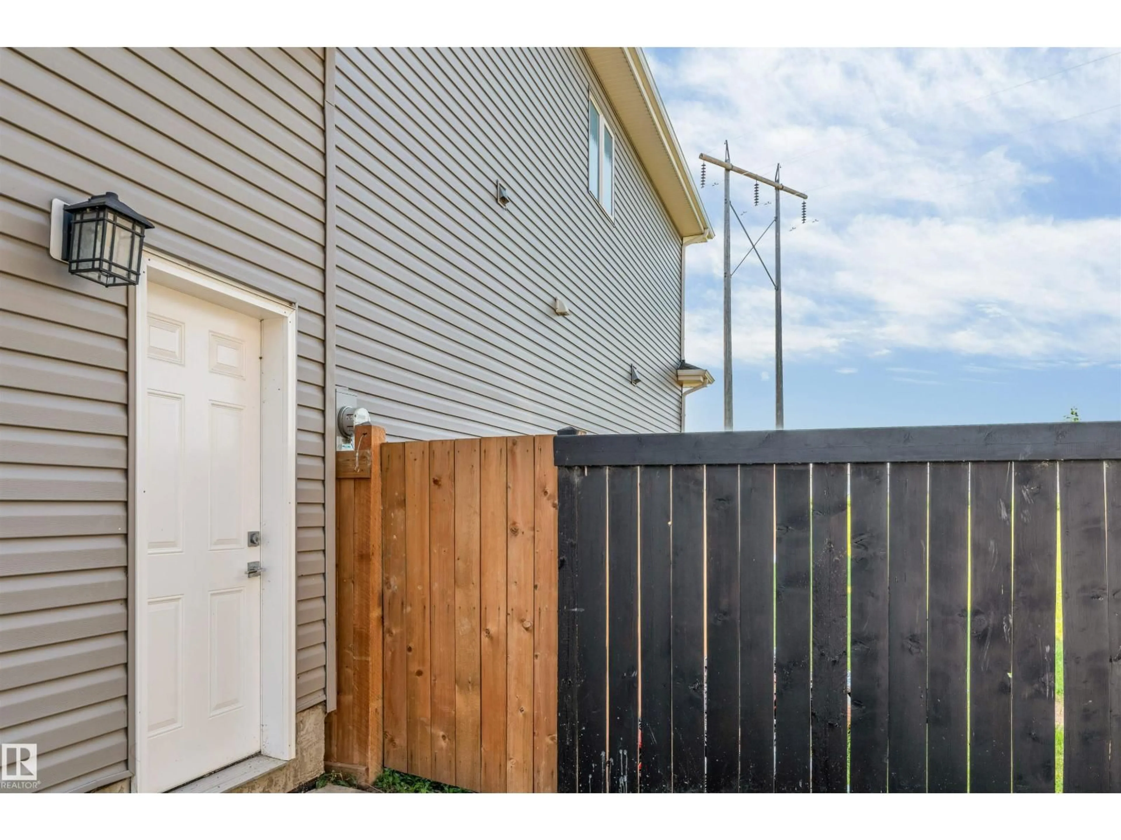 Unknown for 2639 17 AV, Edmonton Alberta T6T2G6