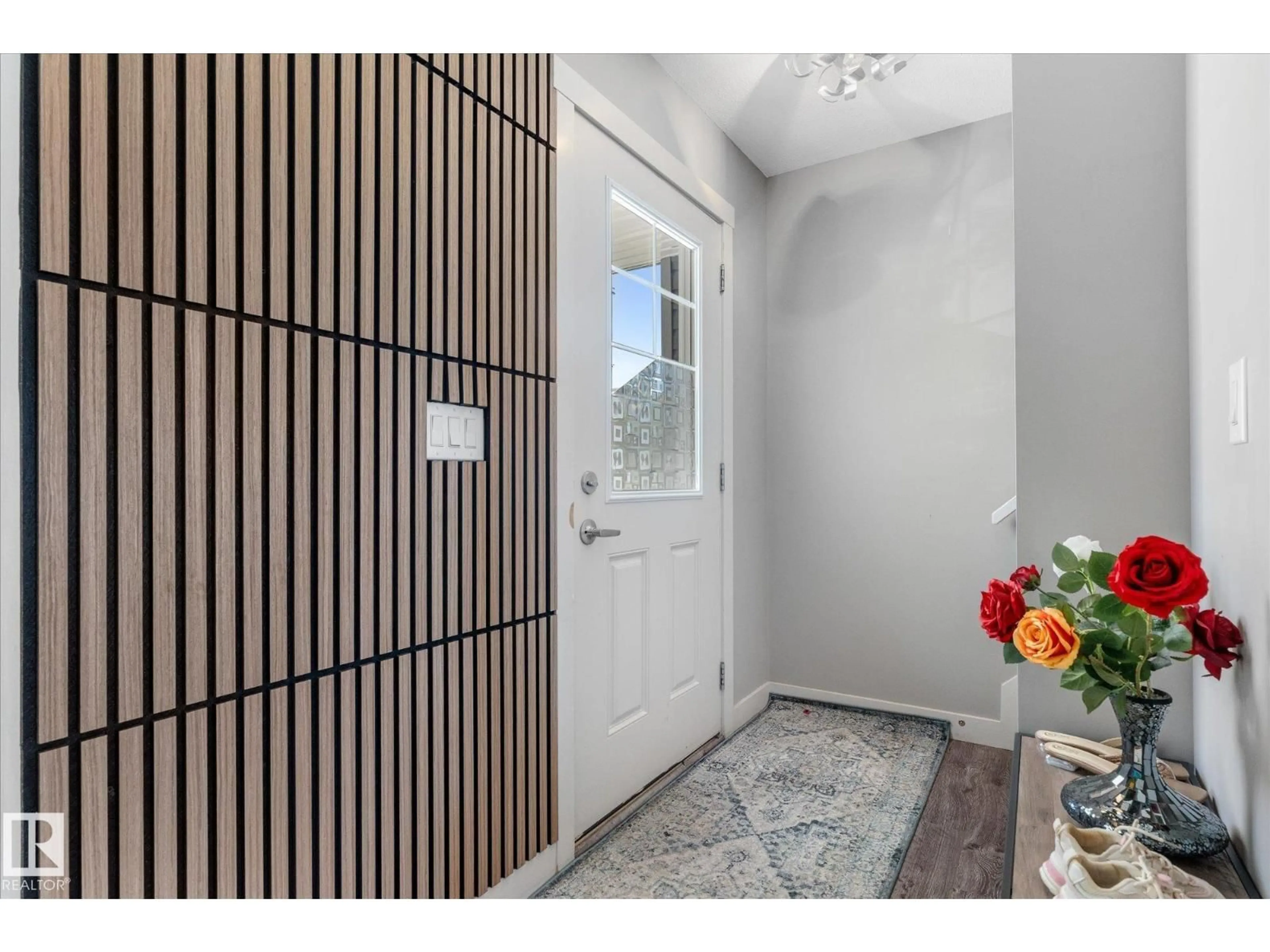Indoor entryway for #2 - 5203 149 AV, Edmonton Alberta T5A1B5