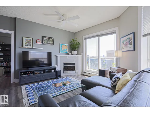 10504 - 1004 99 AV, Edmonton 5