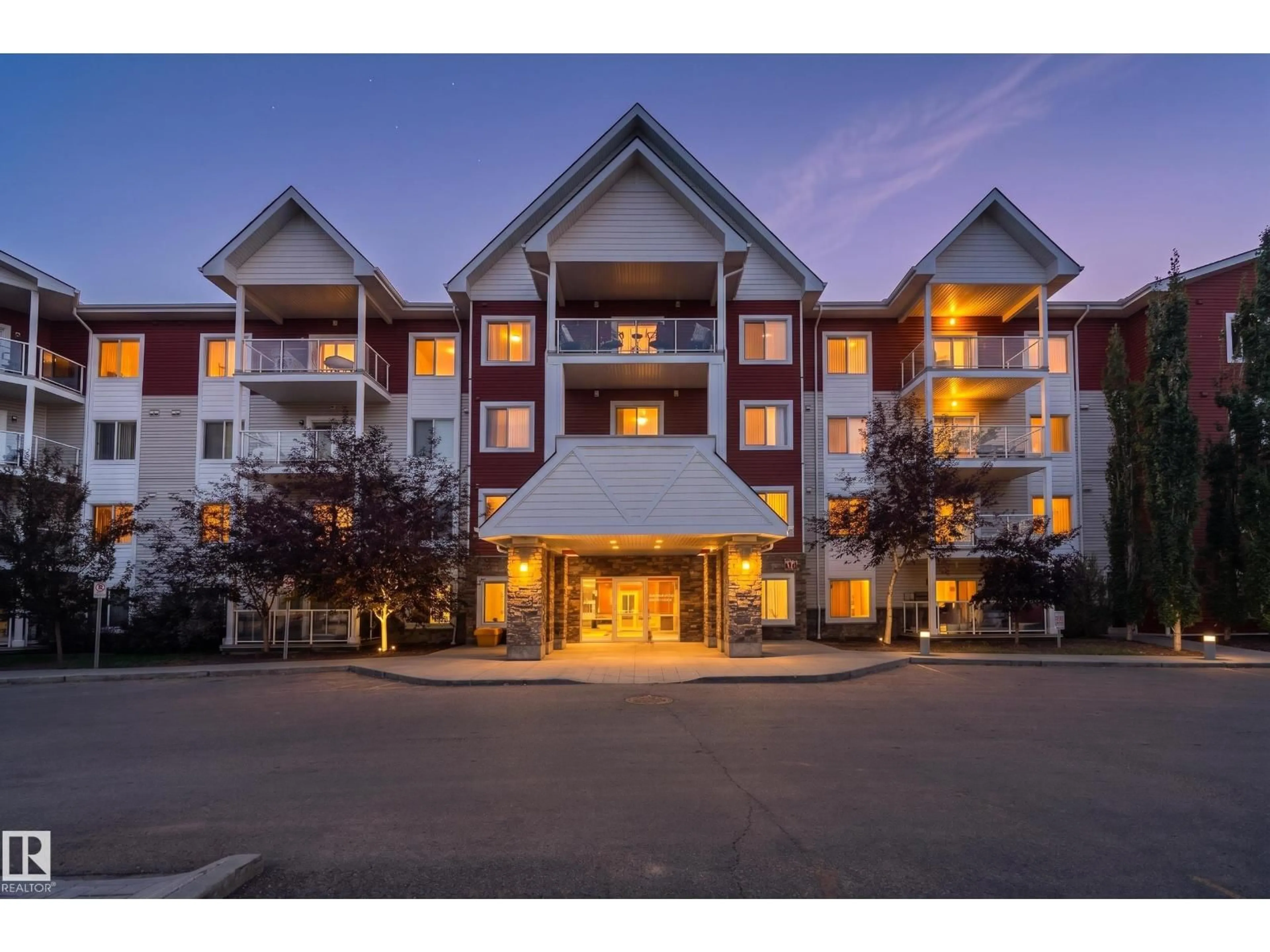 Unknown for #302 - 2229 44 AV NW, Edmonton Alberta T6T0W6