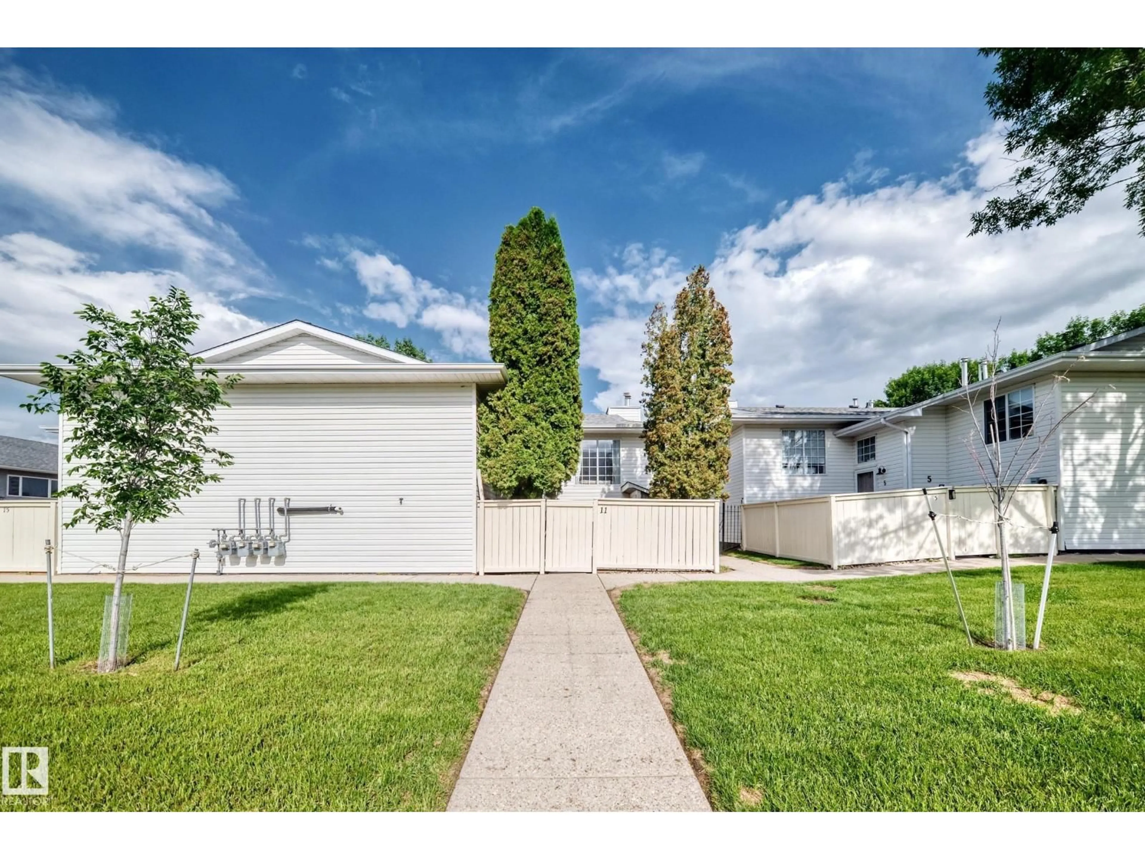 Unknown for 11 KIRKWOOD WY, Edmonton Alberta T6L6W9
