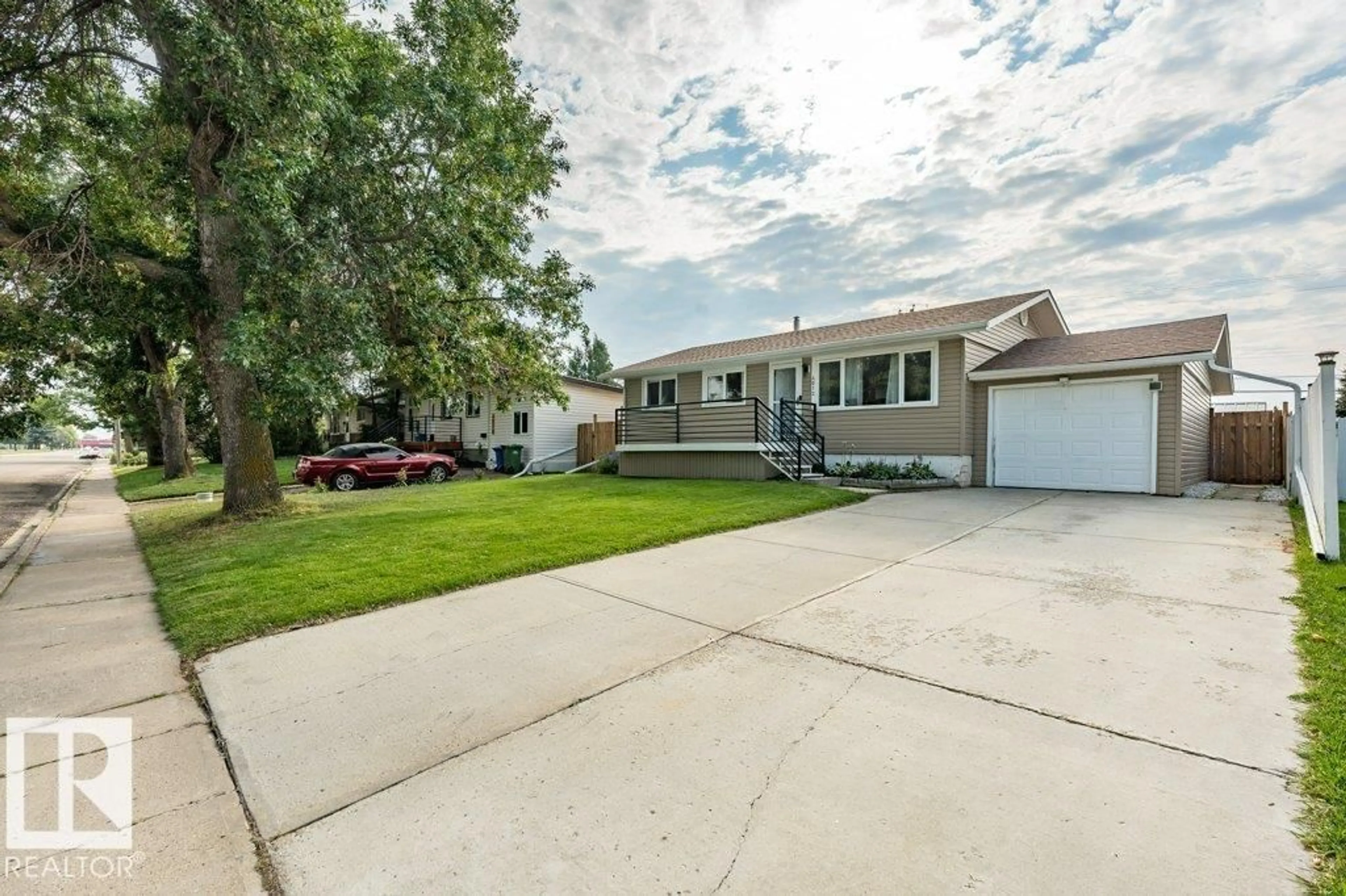 Unknown for 4012 55 ST, Wetaskiwin Alberta T9A1T4