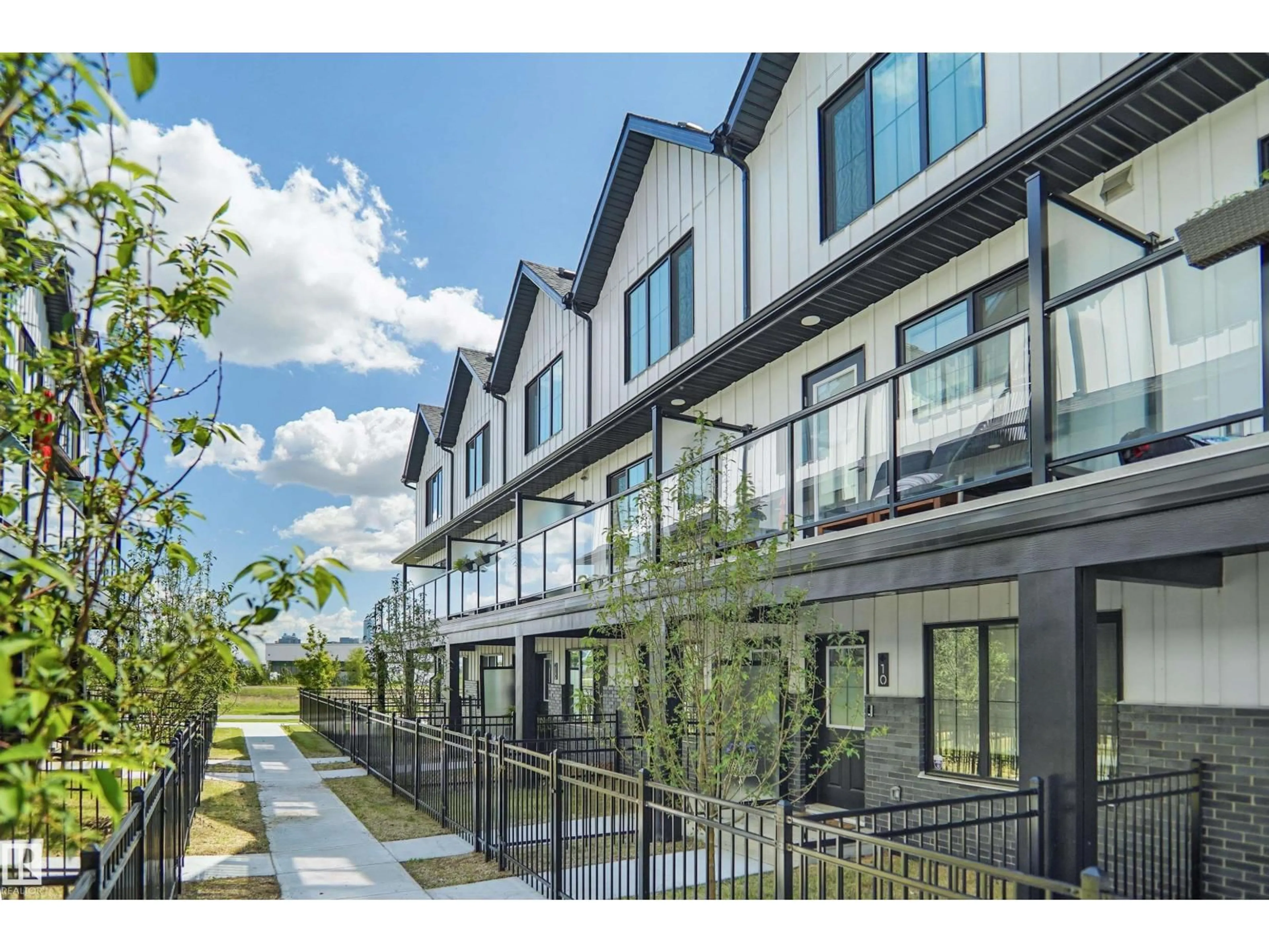 Patio, unknown for 29 - 11 AIRPORT RD, Edmonton Alberta T5G2P9