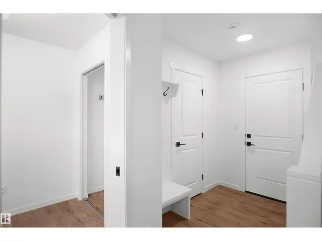 29 - 11 AIRPORT RD, Edmonton 5