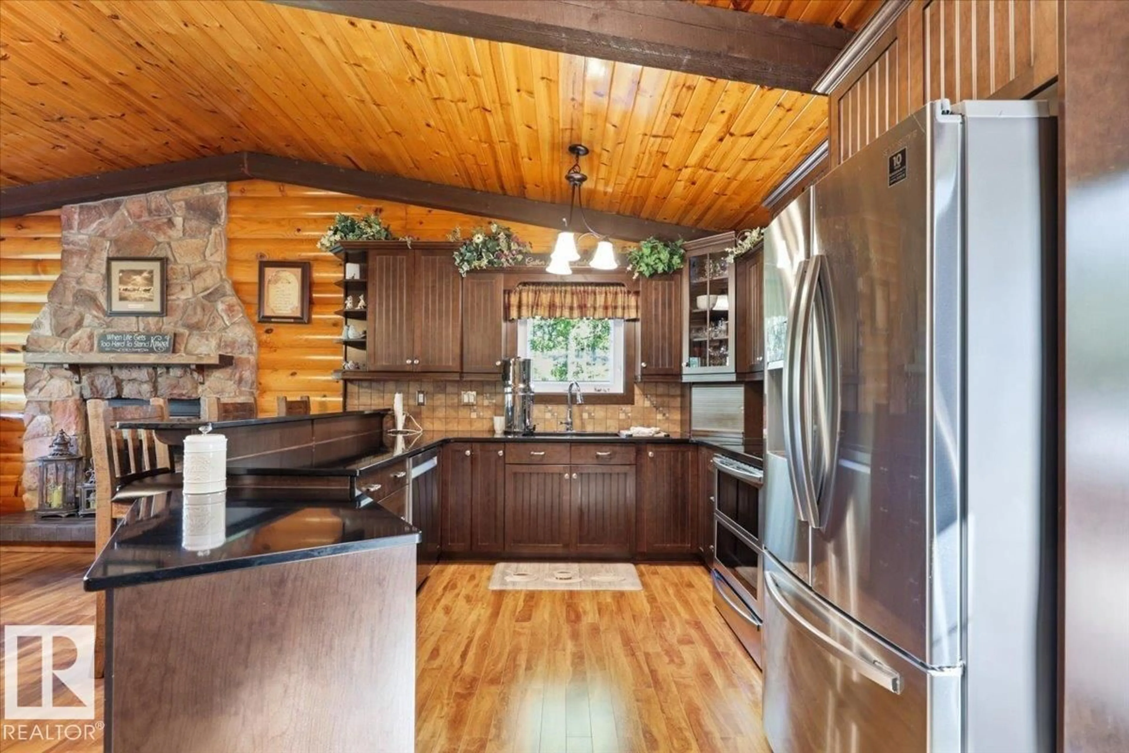 Rustic kitchen, unknown for 5352 32 ST, Rural Wetaskiwin County Alberta T0C2C0