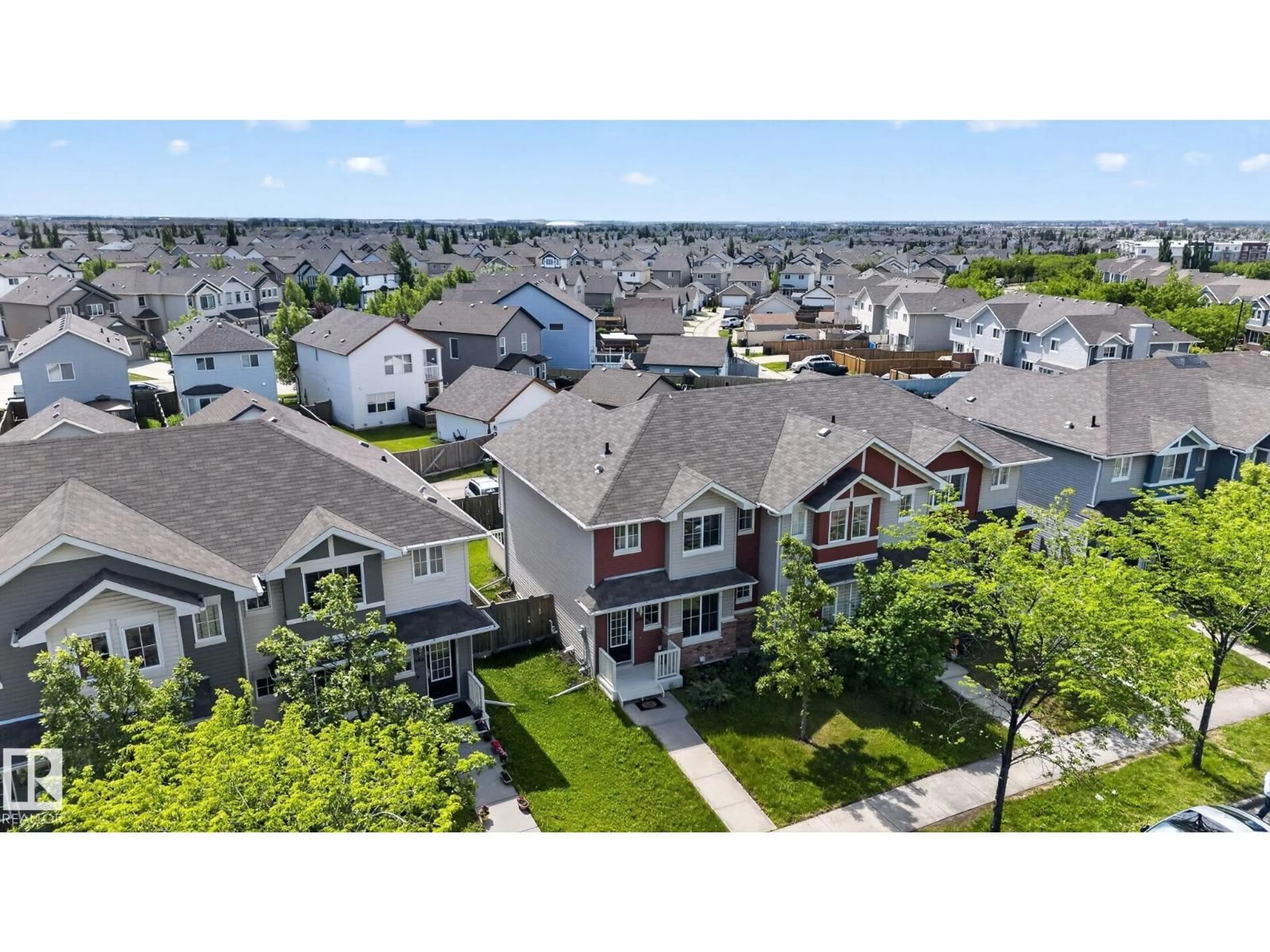A pic from outside/outdoor area/front of a property/back of a property/a pic from drone, unknown for 545 WATT BV, Edmonton Alberta T6X0V9