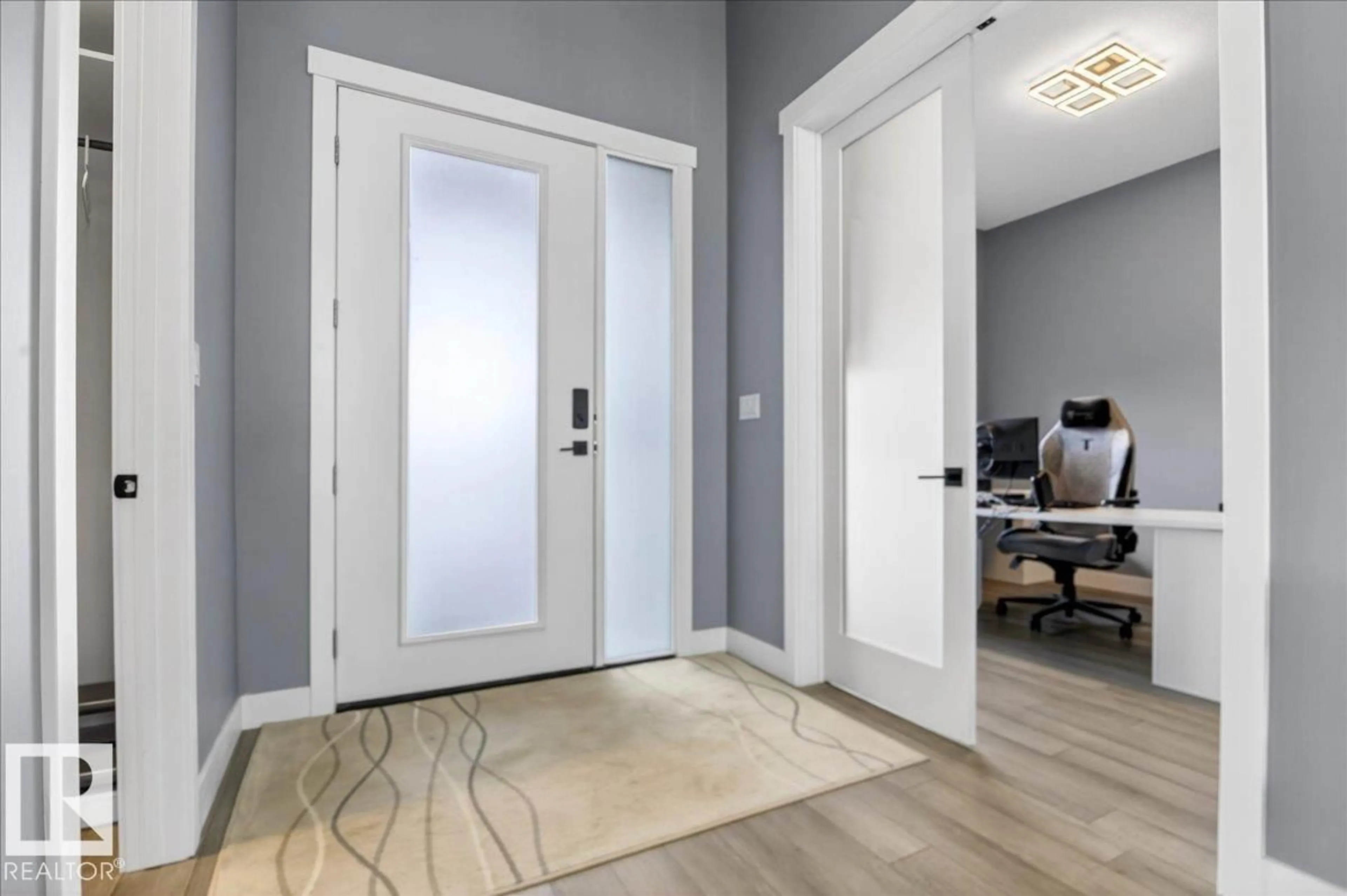 Indoor entryway for 31 TOWNSHIP ROAD 532 A, Rural Parkland County Alberta T7X4M1