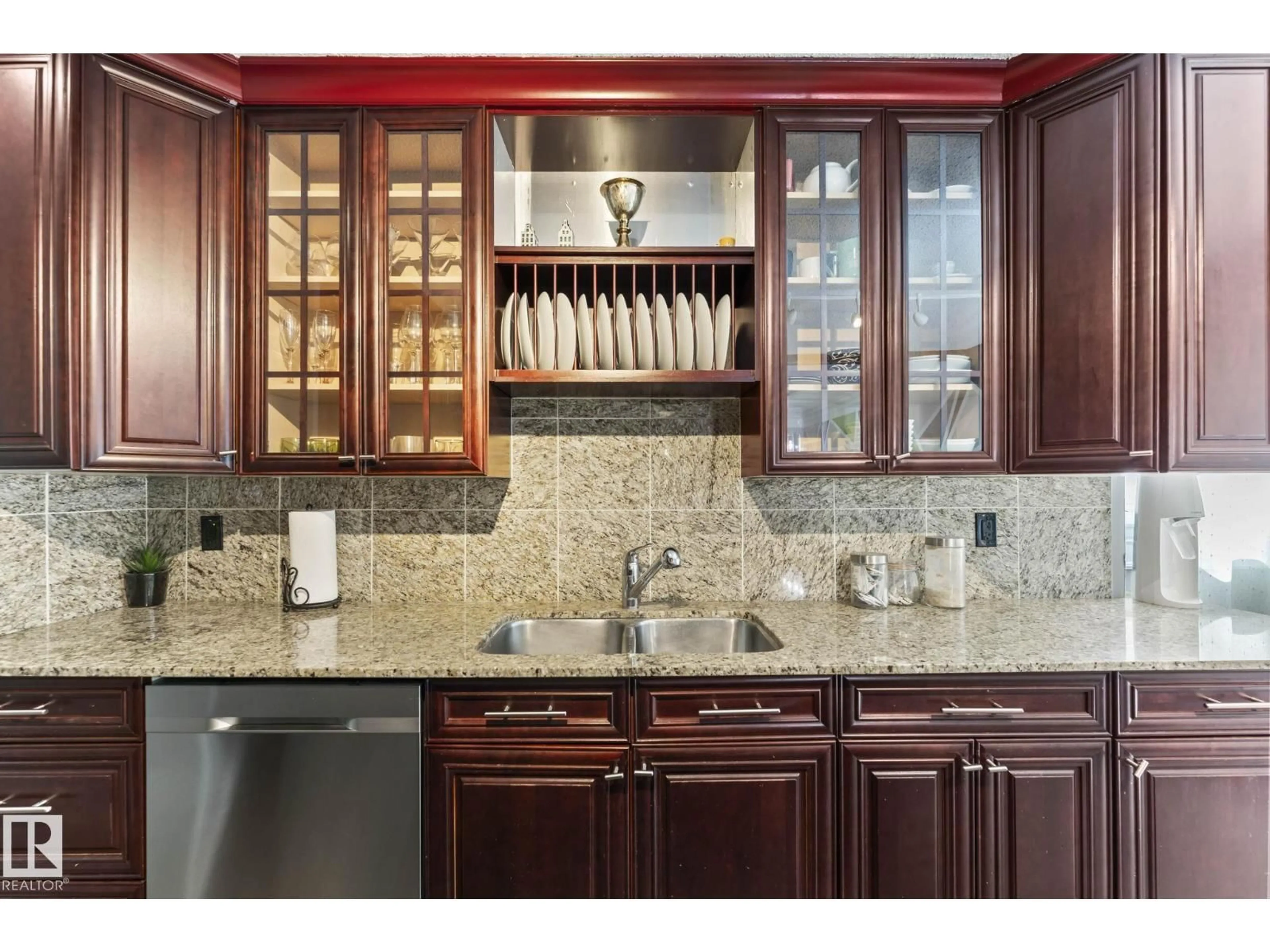 Unknown for 405 - 10745 83 AV, Edmonton Alberta T6E2E5