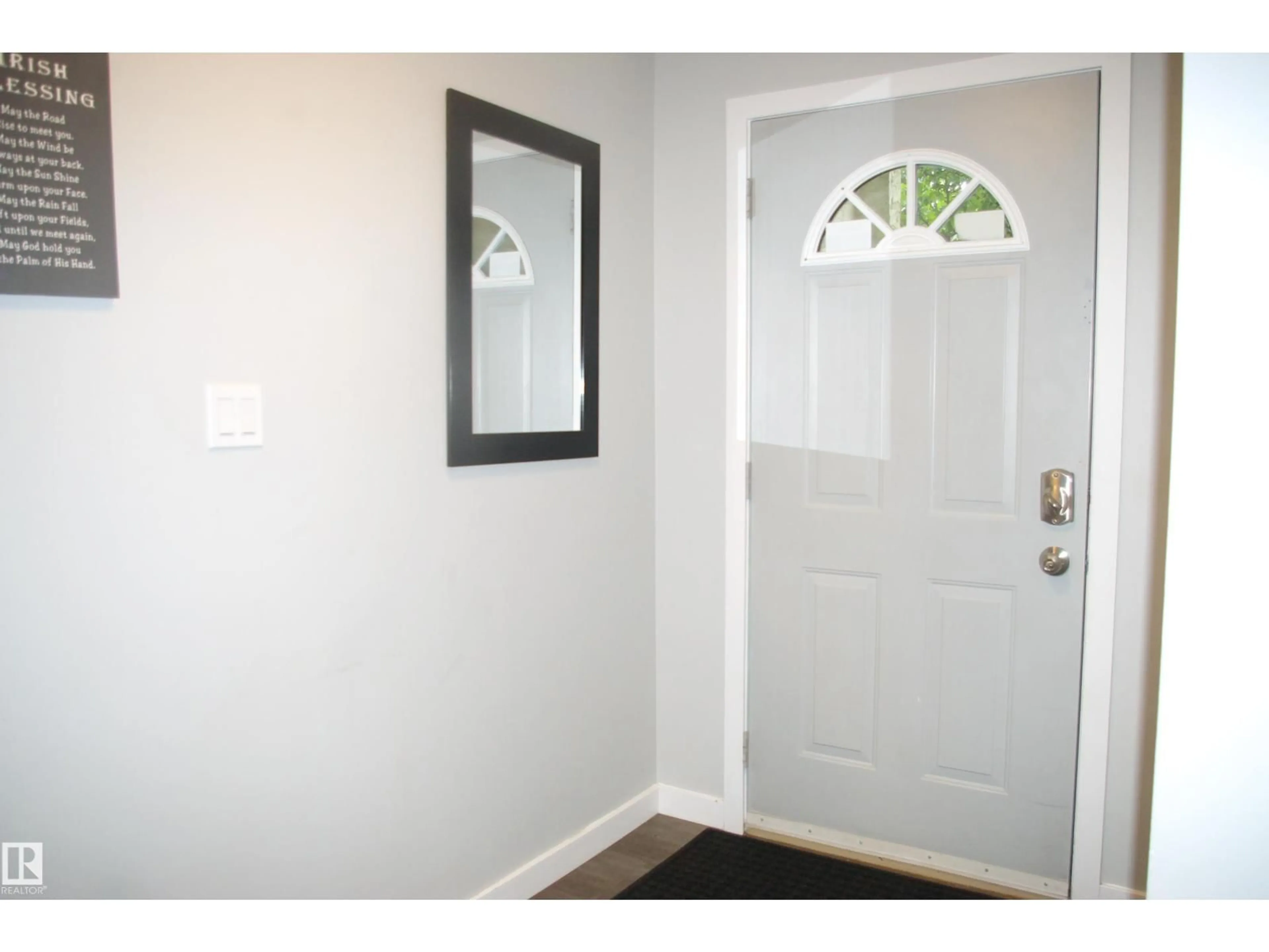 Indoor entryway for #27 - 9505 176 ST, Edmonton Alberta T5T5Z4