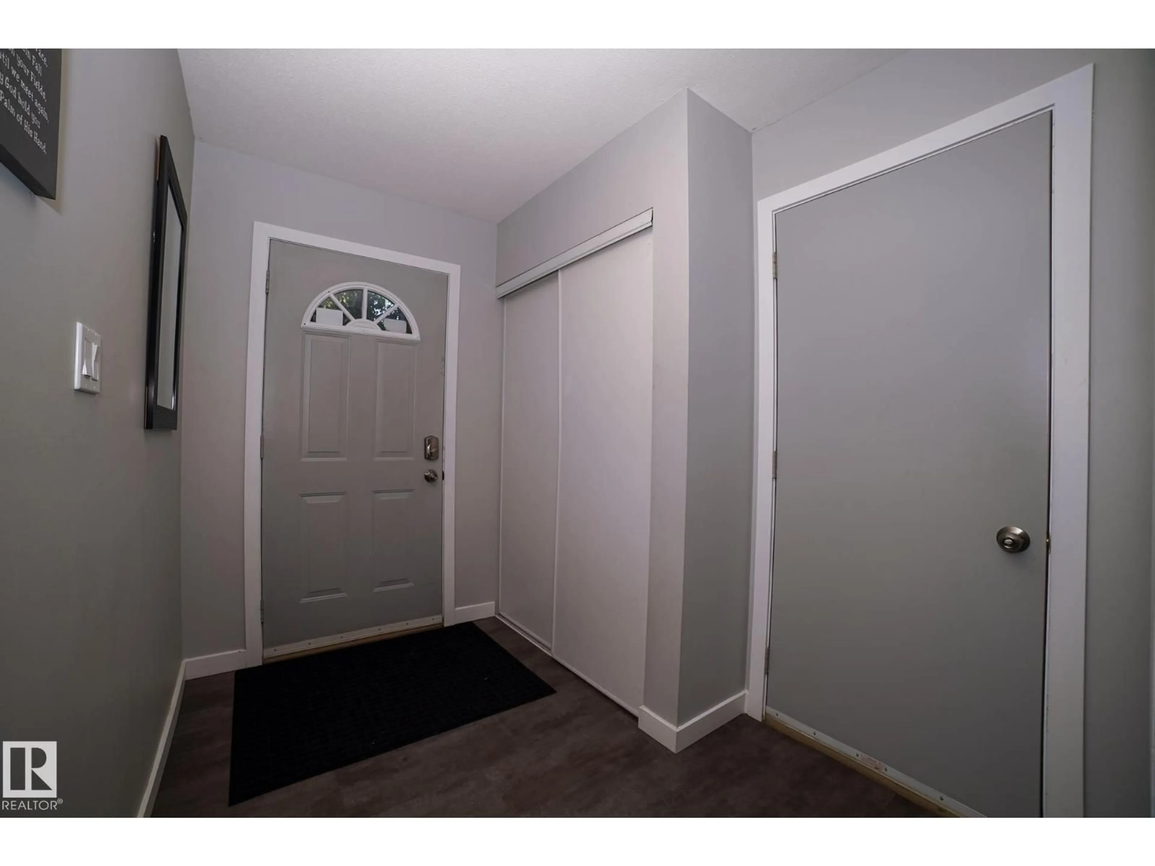 Indoor entryway for #27 - 9505 176 ST, Edmonton Alberta T5T5Z4