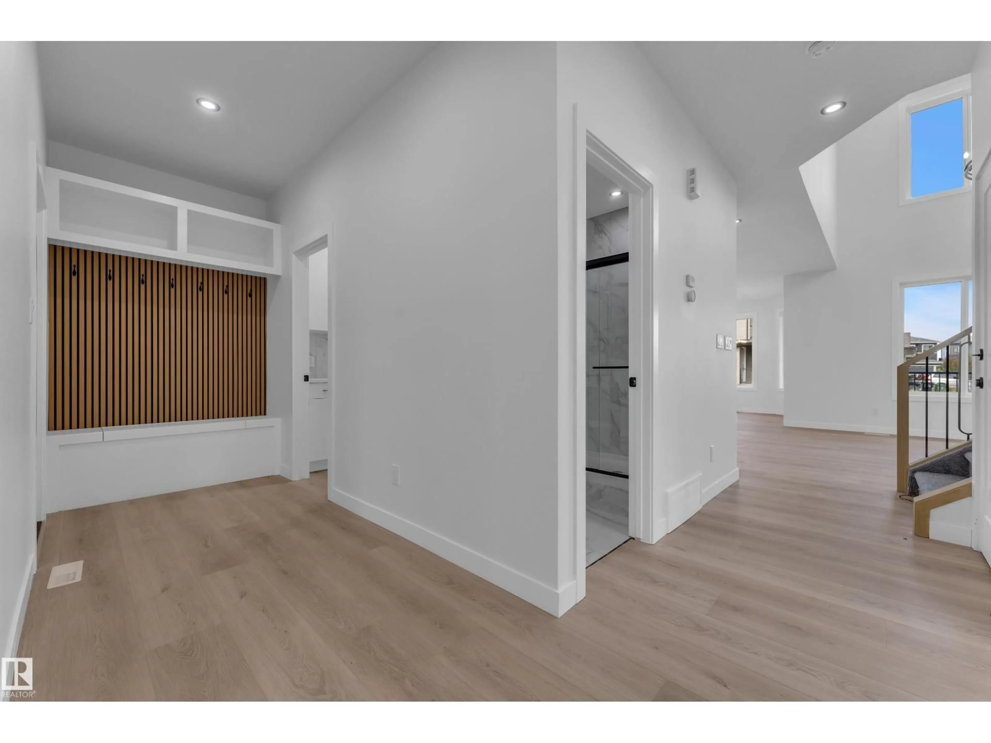 Indoor entryway for 6804 173 AVE, Edmonton Alberta T5Z0W4