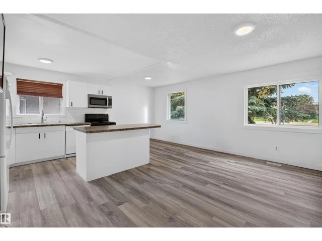 27 KINISKI CR, Edmonton 5