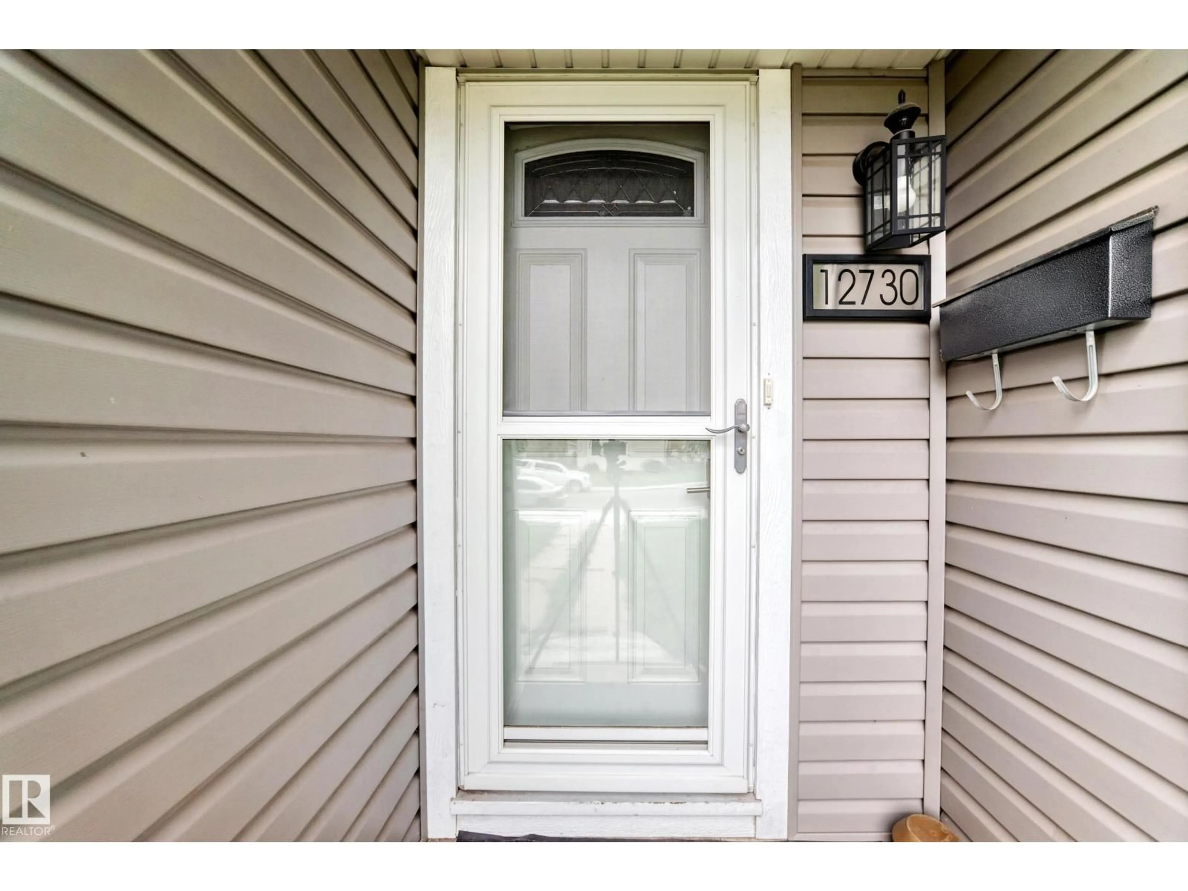 Indoor entryway for NW - 12730 90 ST, Edmonton Alberta T5E3L6