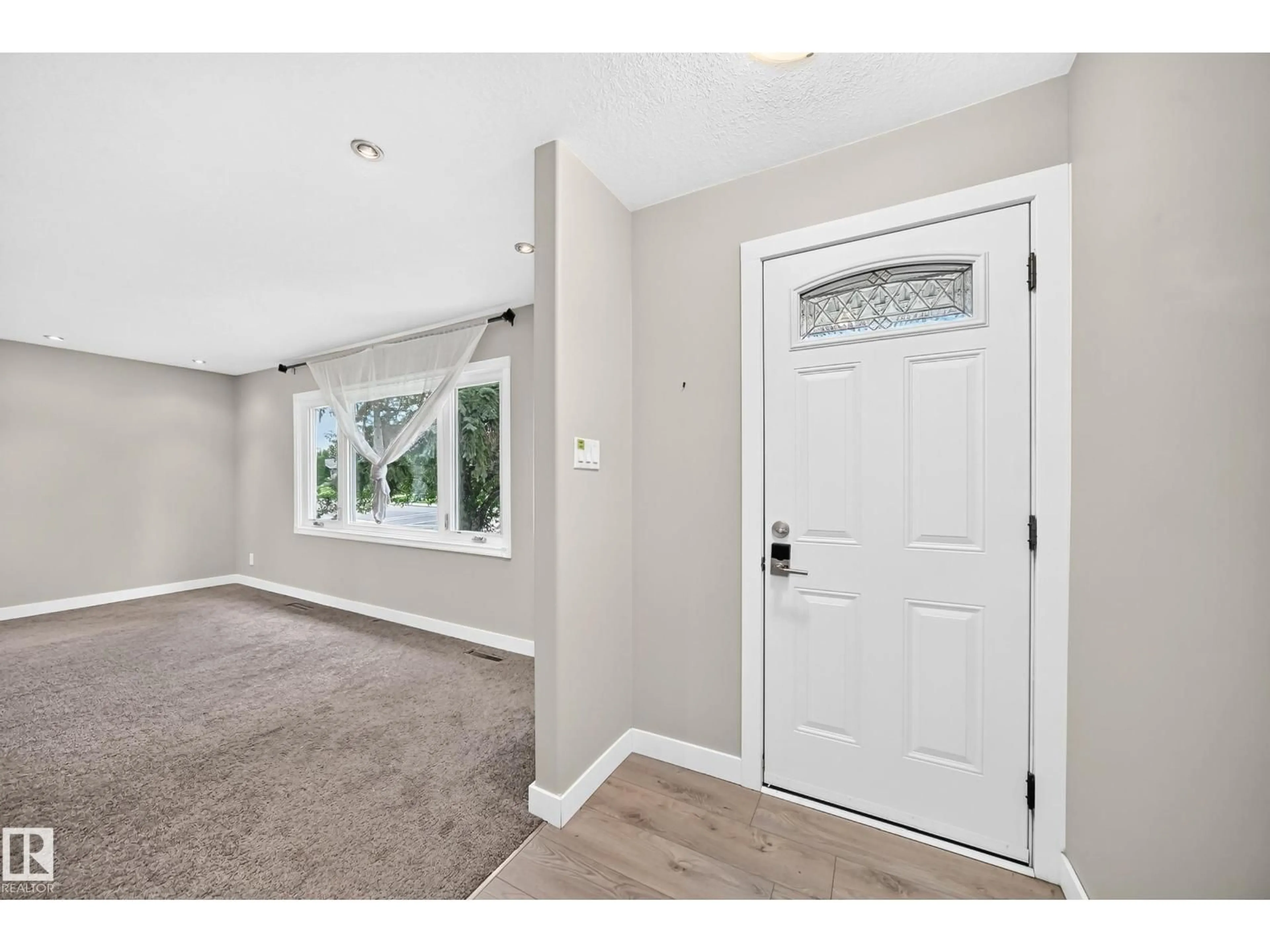 Indoor entryway for NW - 12730 90 ST, Edmonton Alberta T5E3L6