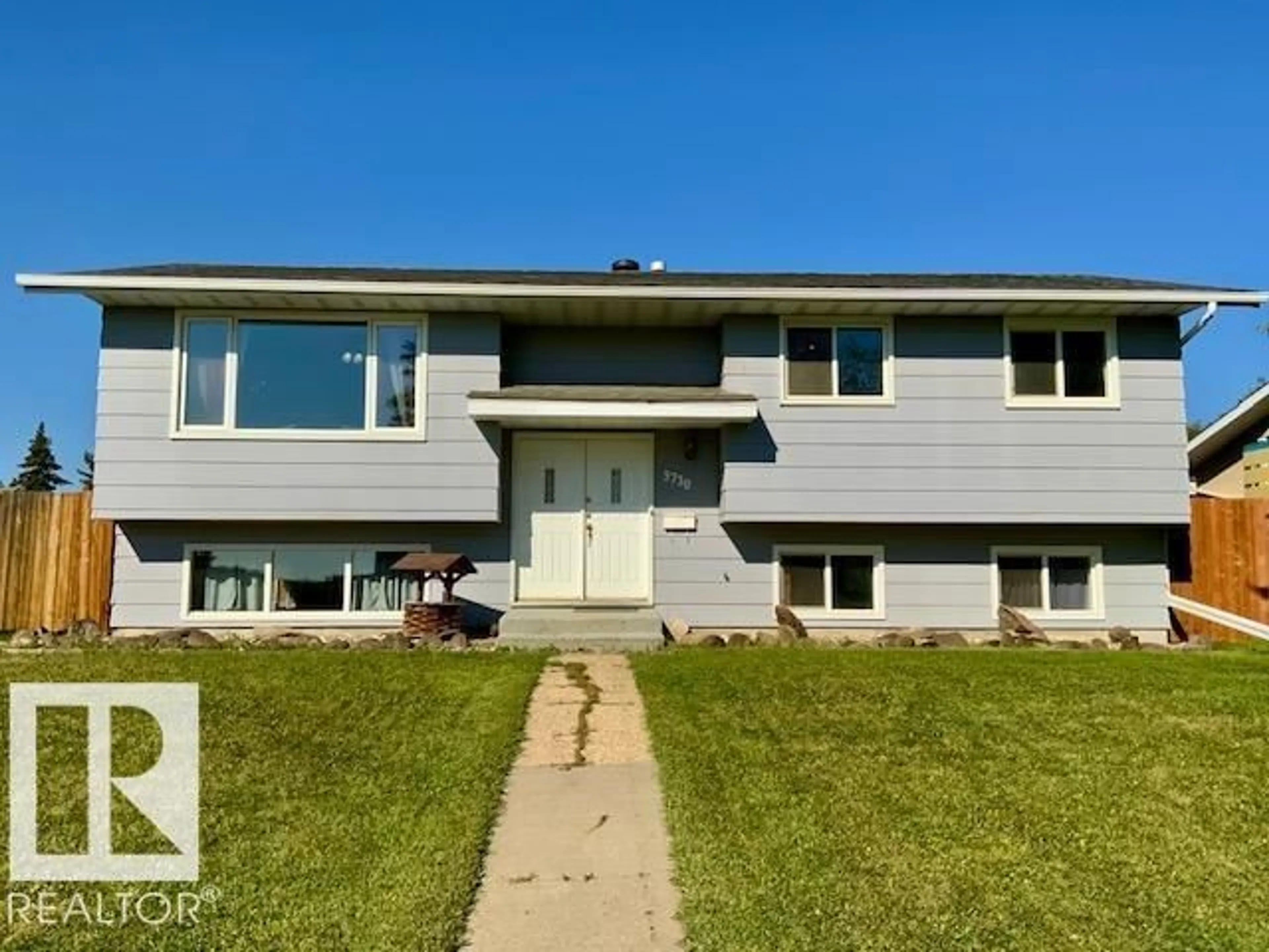 Home with vinyl exterior material, unknown for 3730 53 ST, Wetaskiwin Alberta T9A2K7