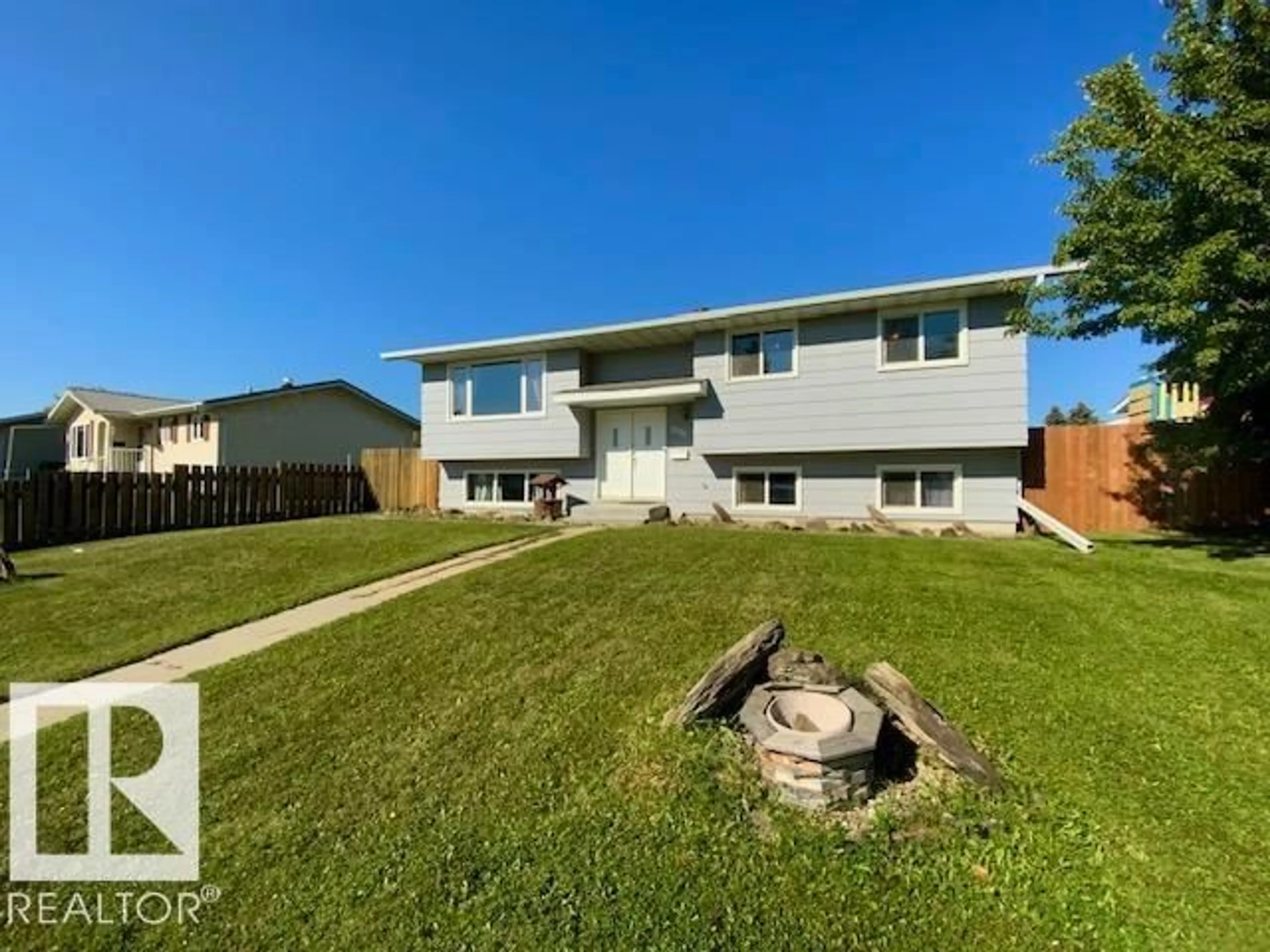 A pic from outside/outdoor area/front of a property/back of a property/a pic from drone, unknown for 3730 53 ST, Wetaskiwin Alberta T9A2K7